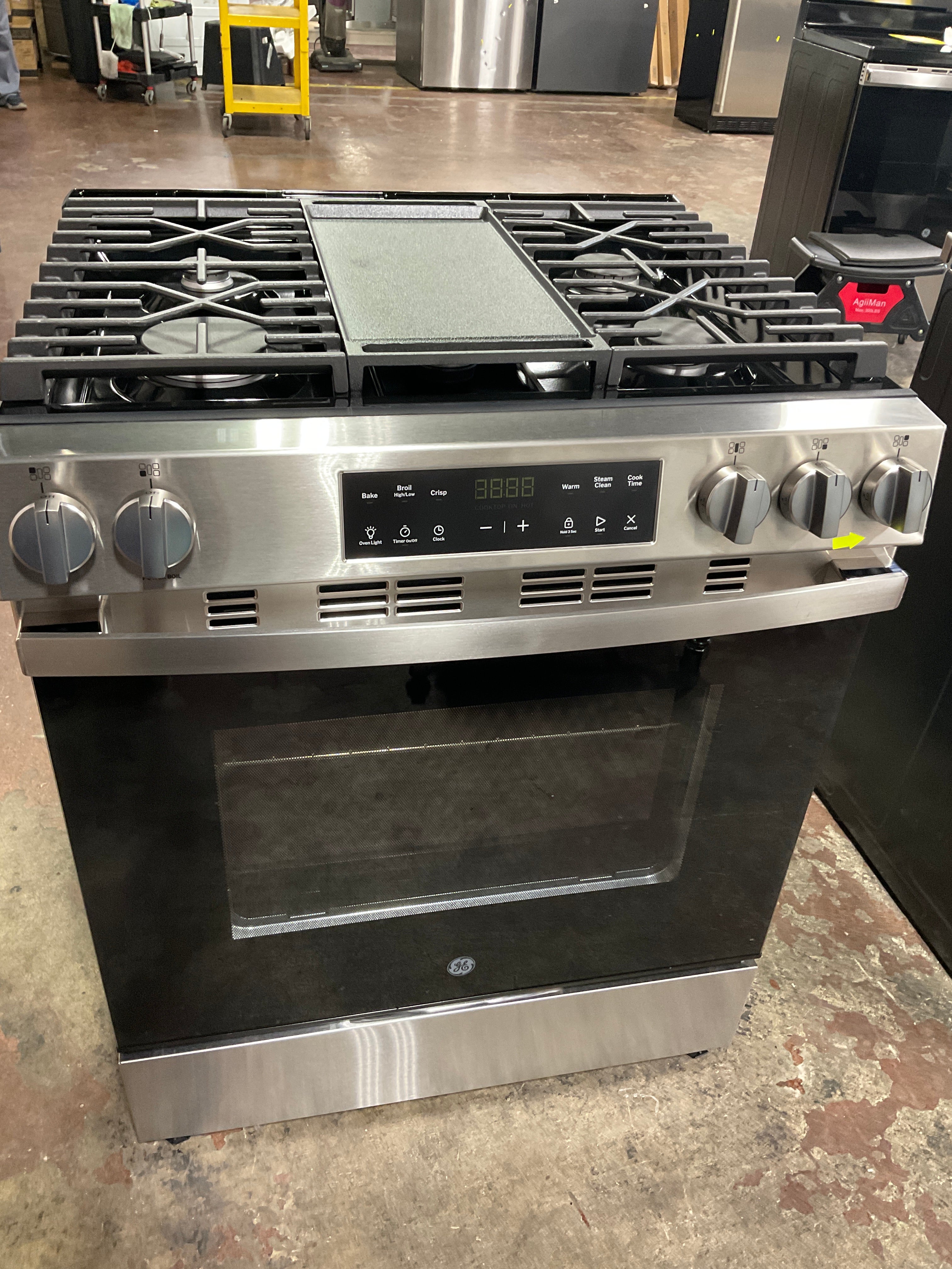 Front view, oven-door closed