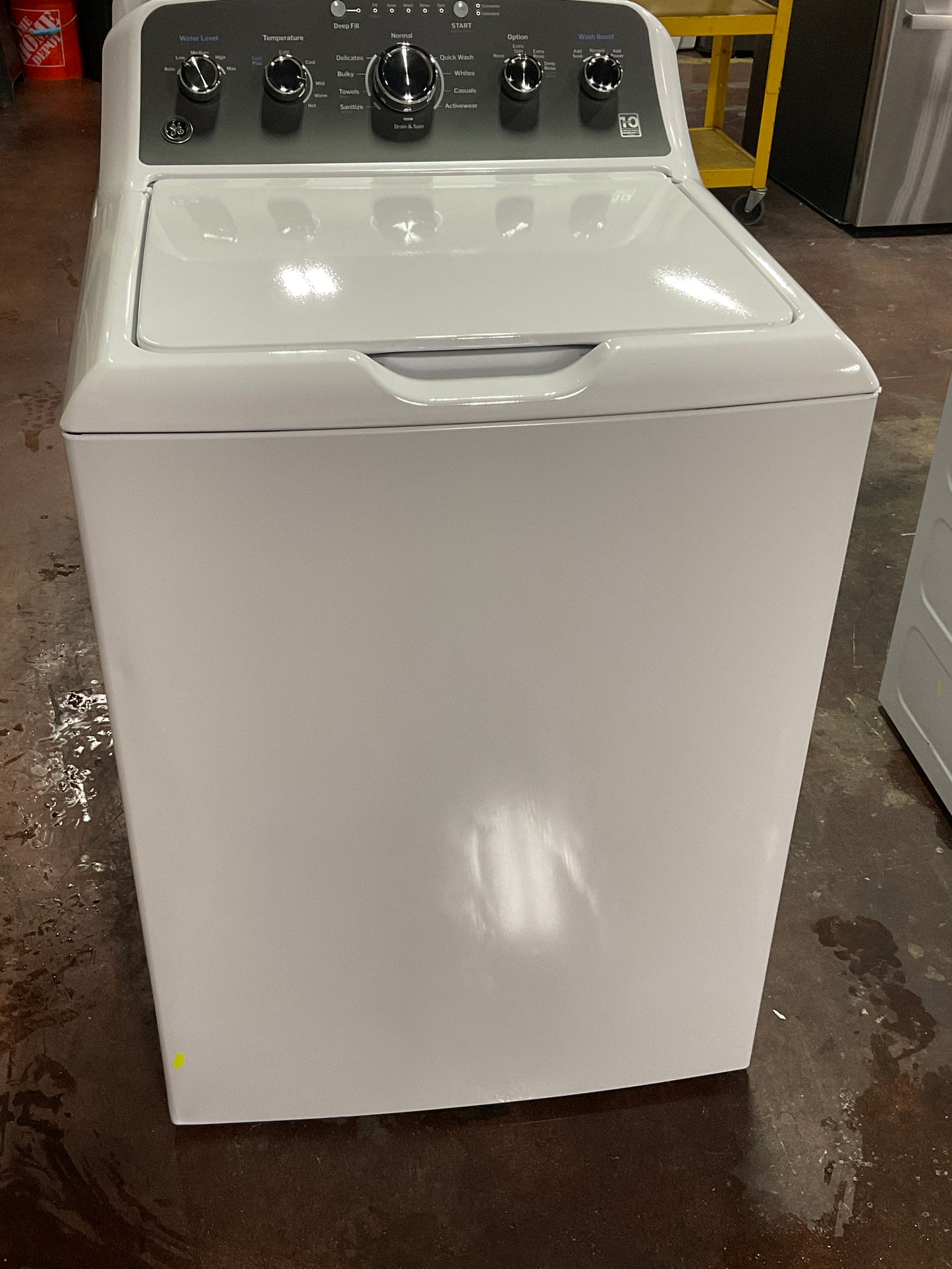 Front view, door closed