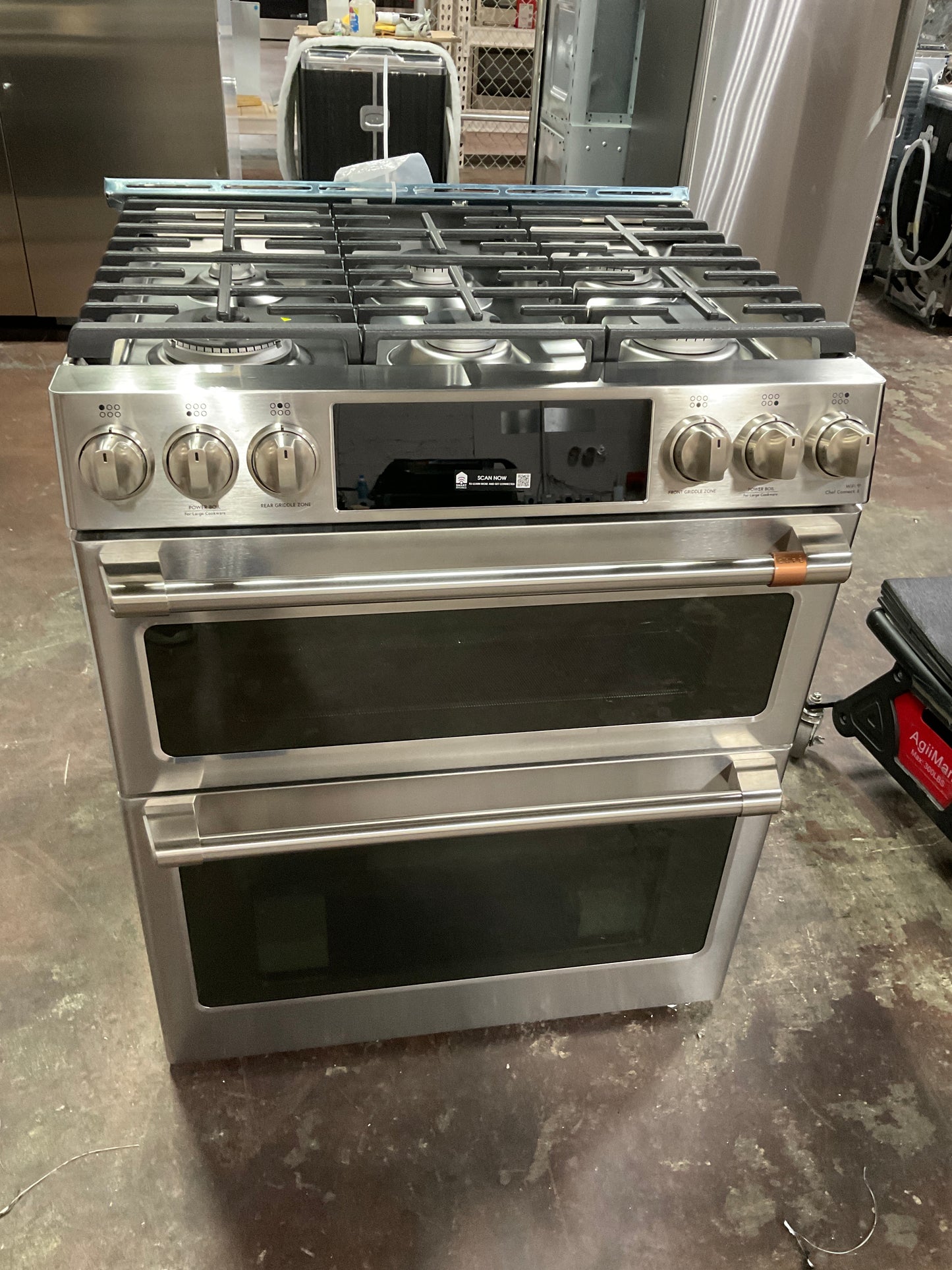 Front view, oven-door closed