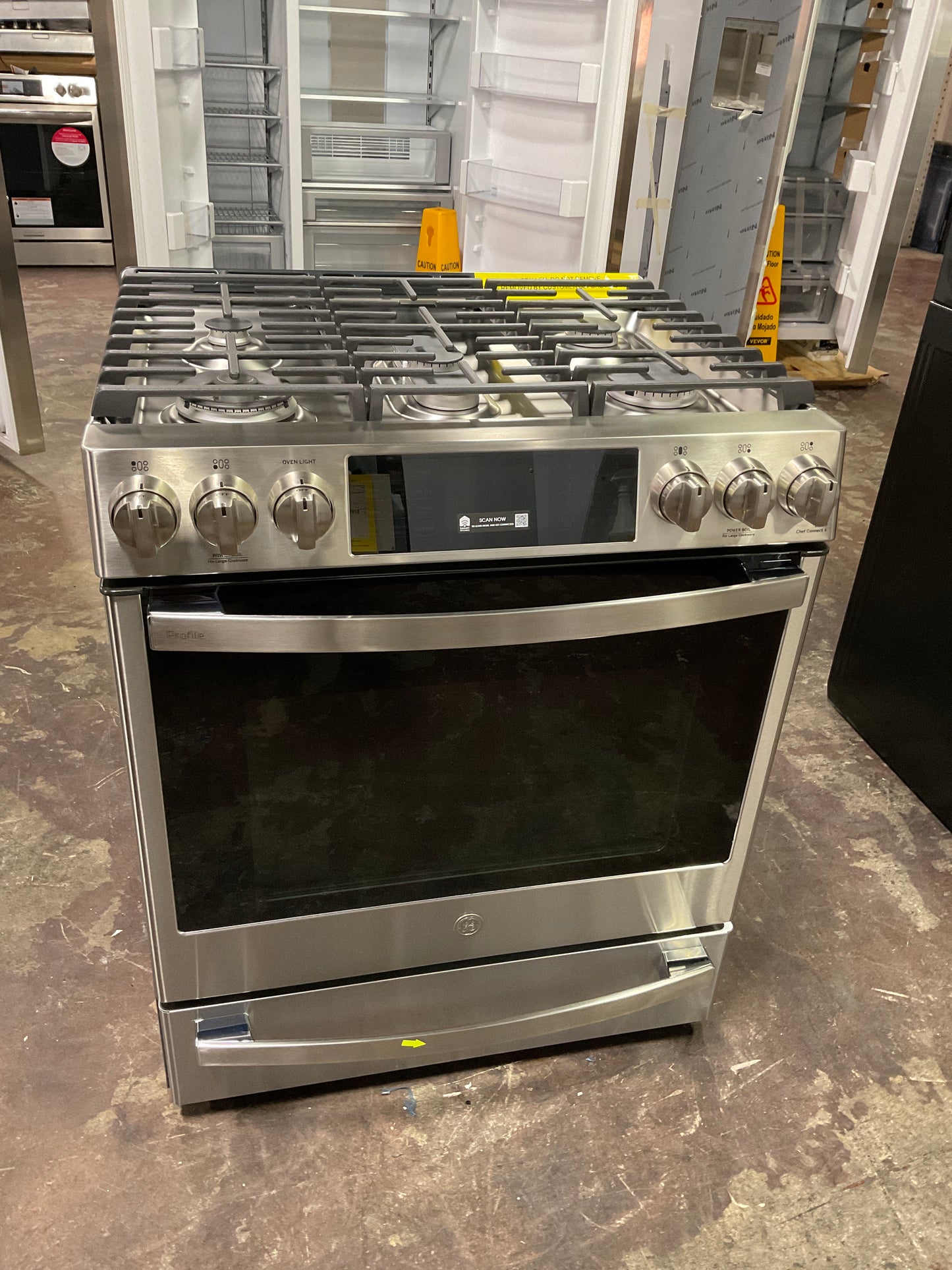 Front view, oven-door closed