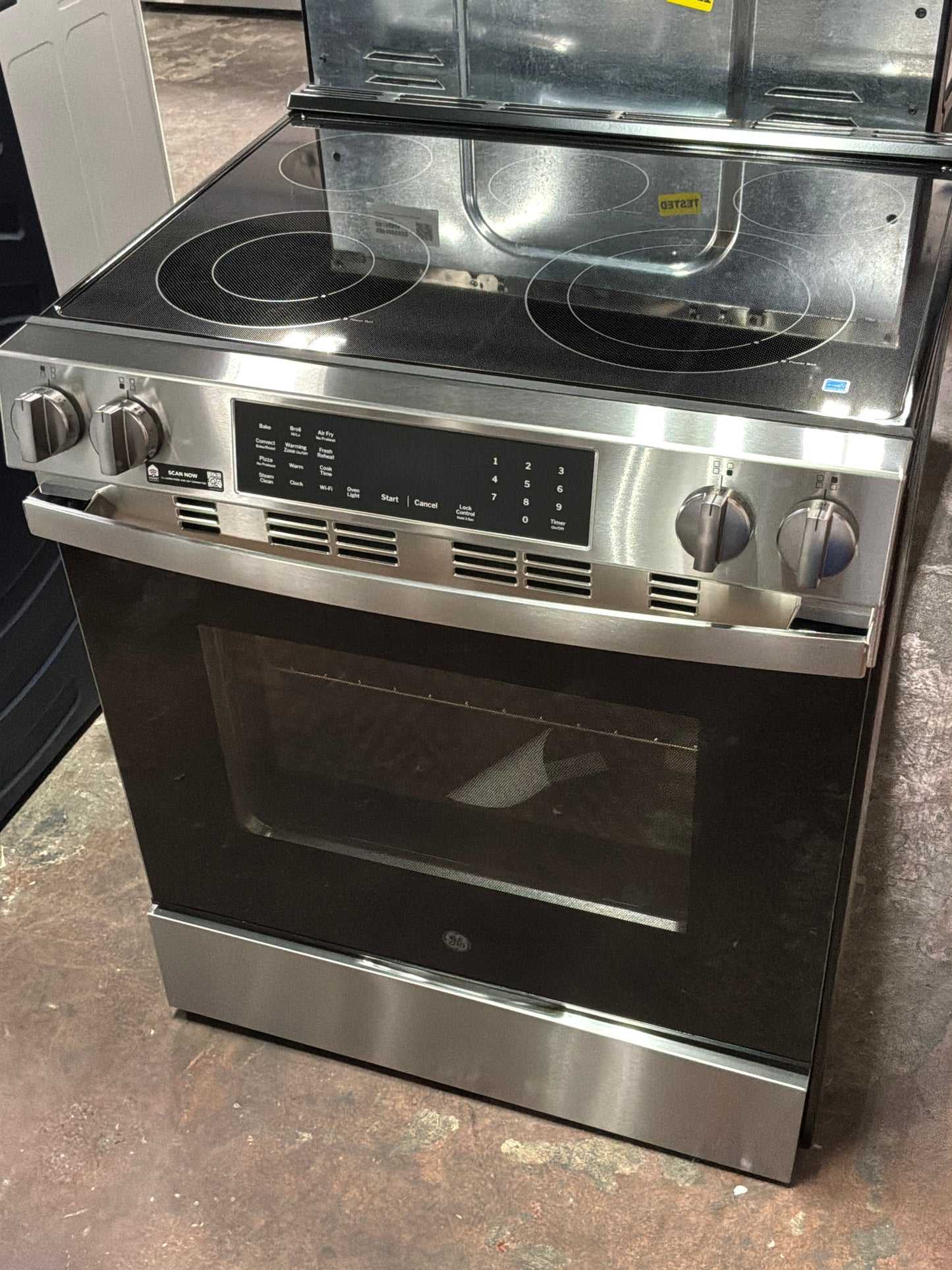 Front view, oven-door closed