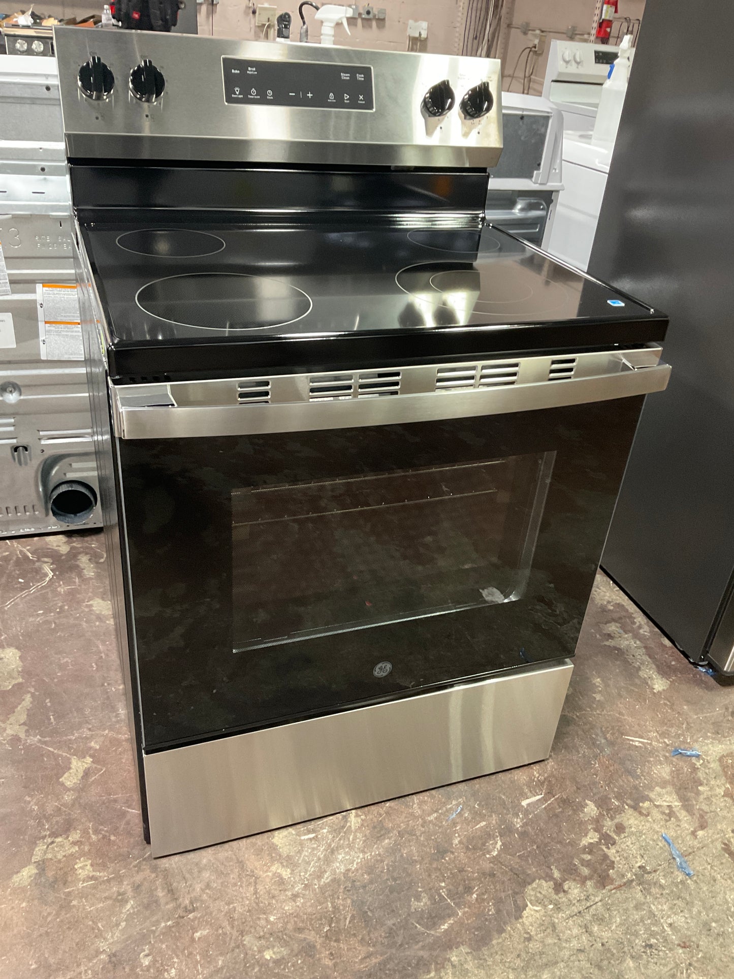 Front view, oven-door closed
