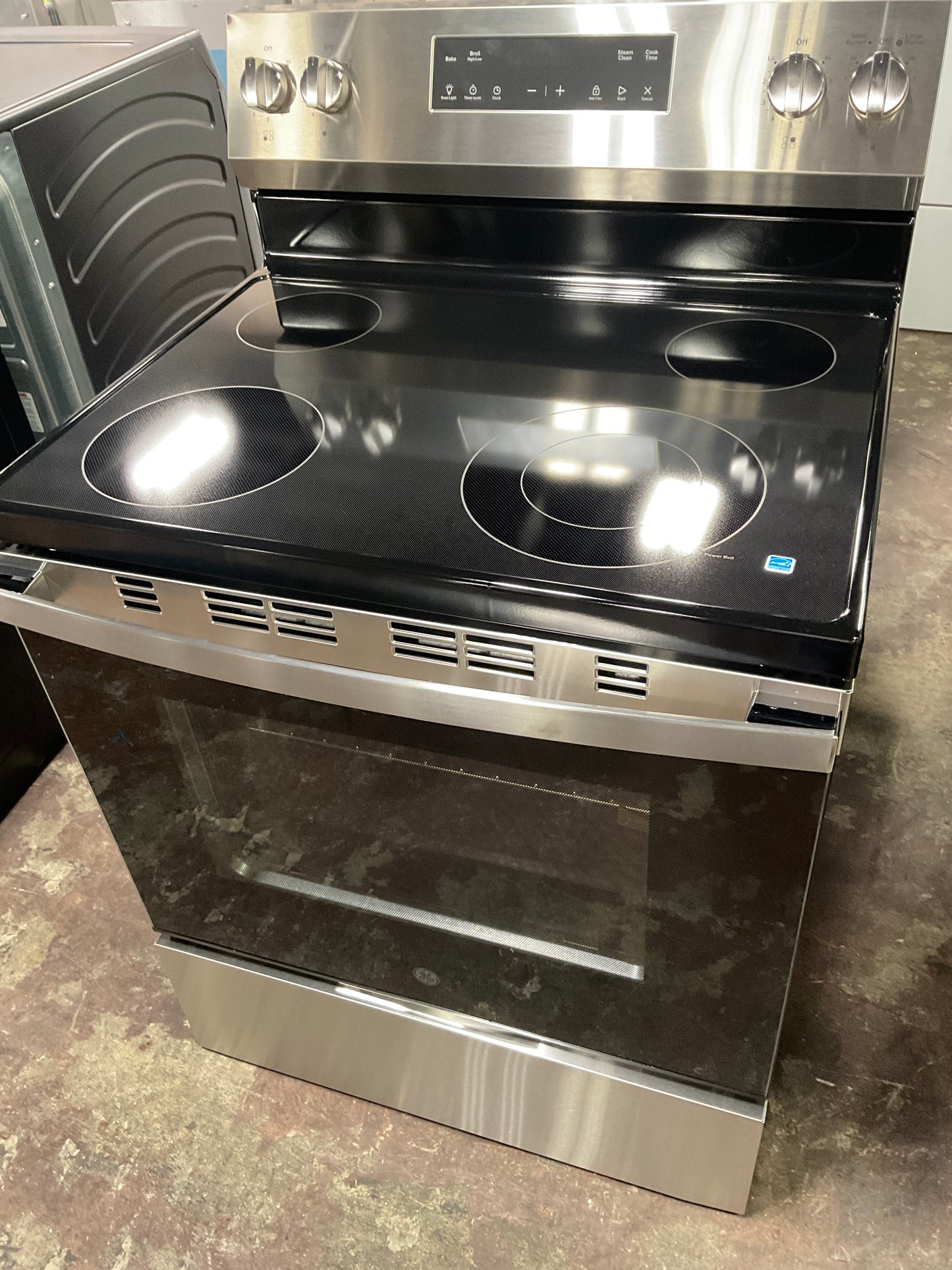 Front view, oven-door closed