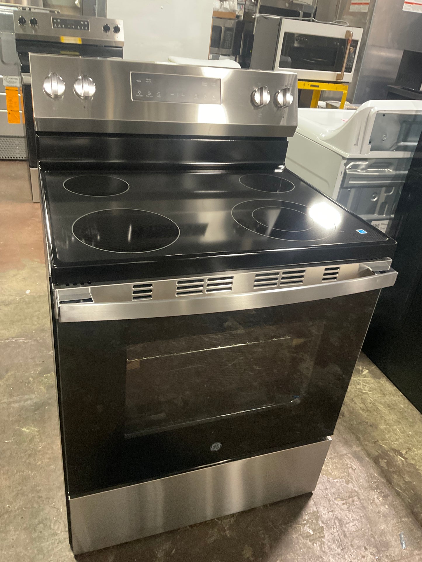 Front view, oven-door closed