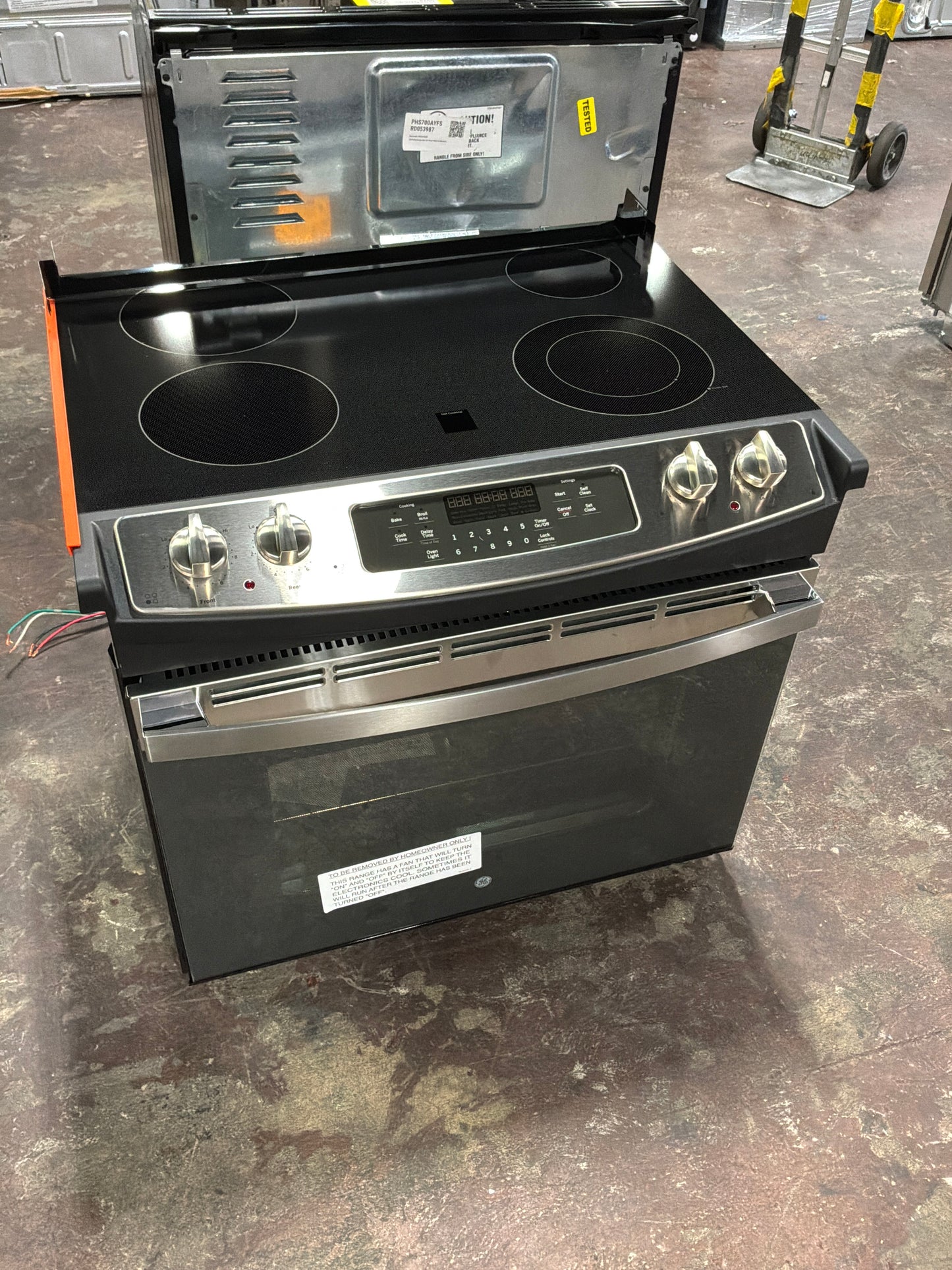 Front view, oven-door closed