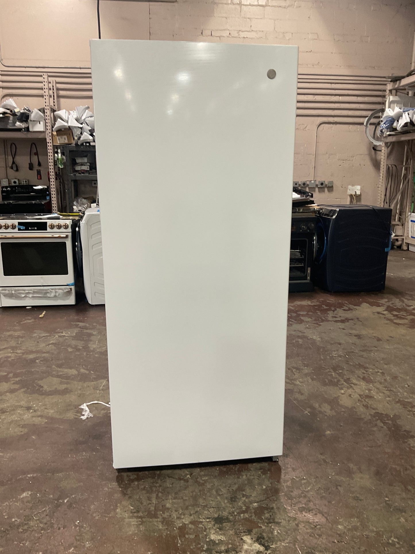 Front view, door closed
