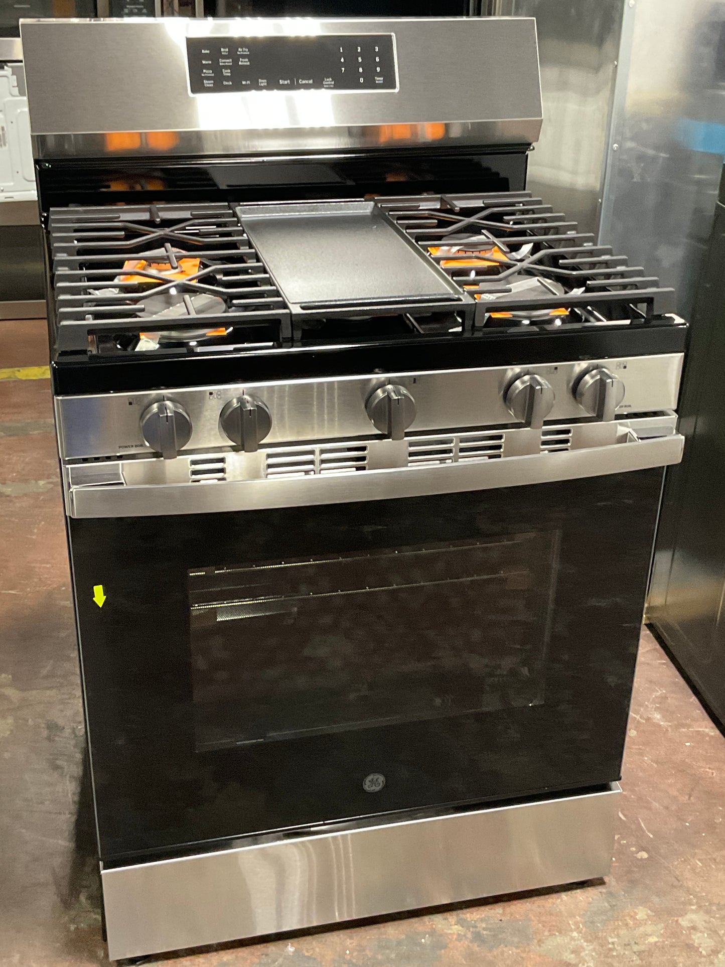 Front view, oven-door closed