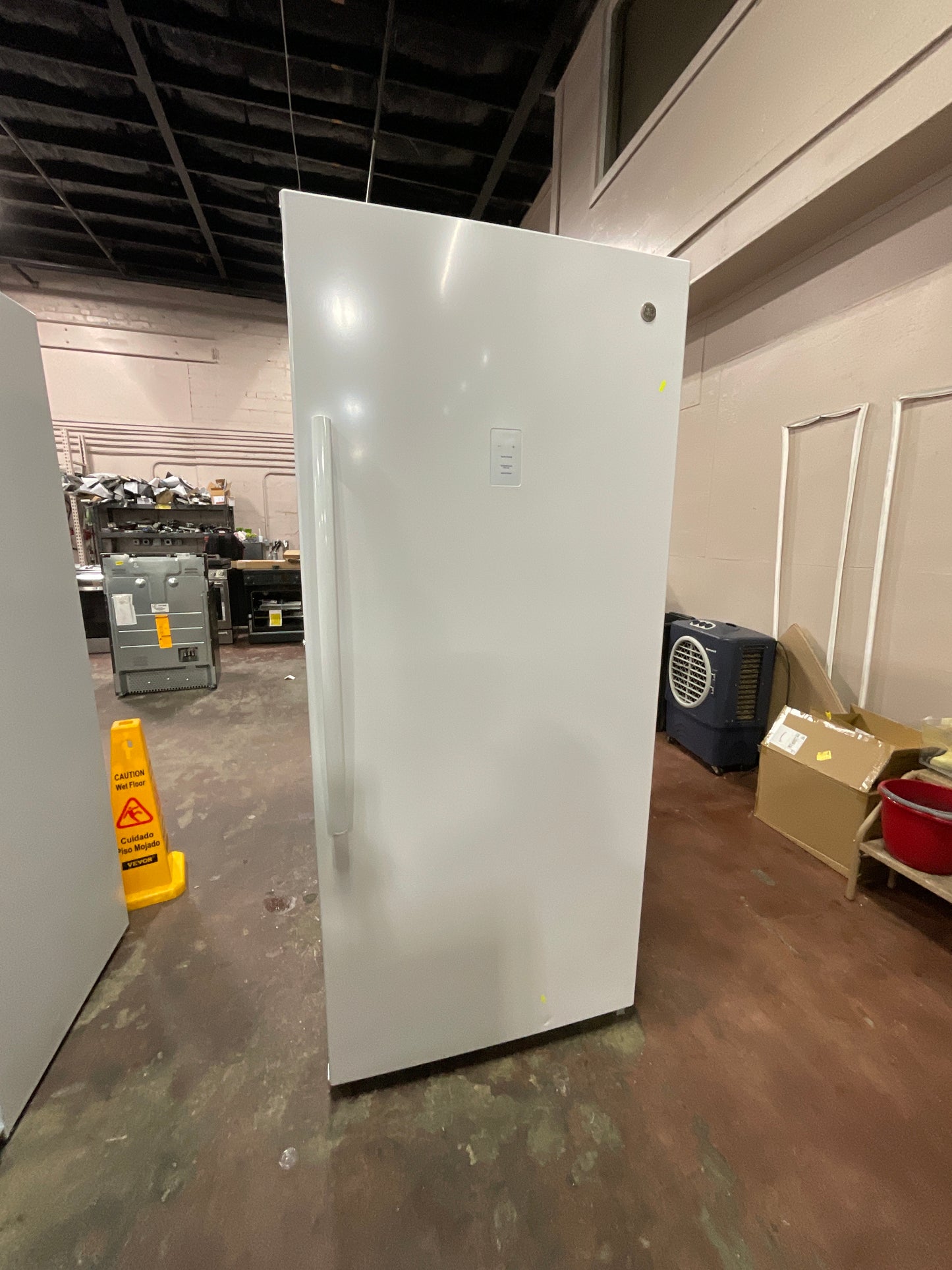 Front view, door closed