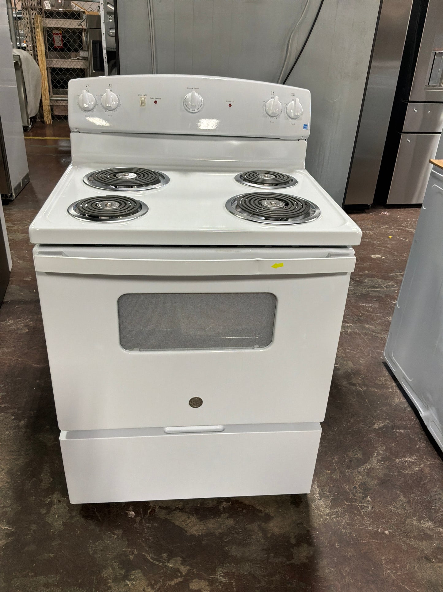 Front view, oven-door closed