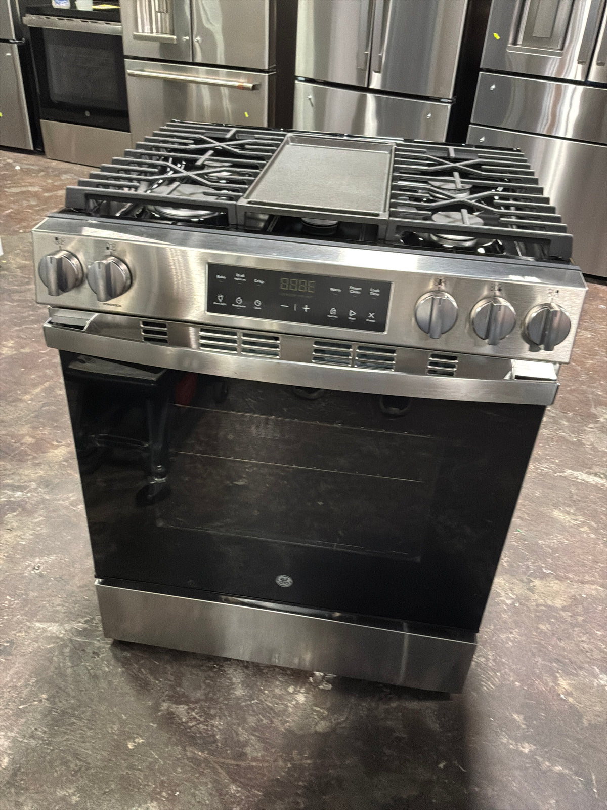 Front view, oven-door closed