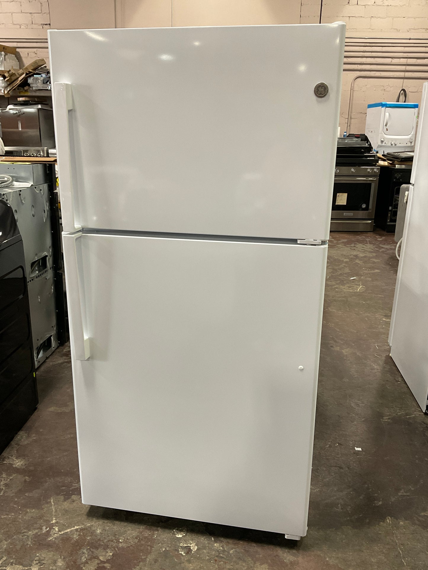 Front view, door closed