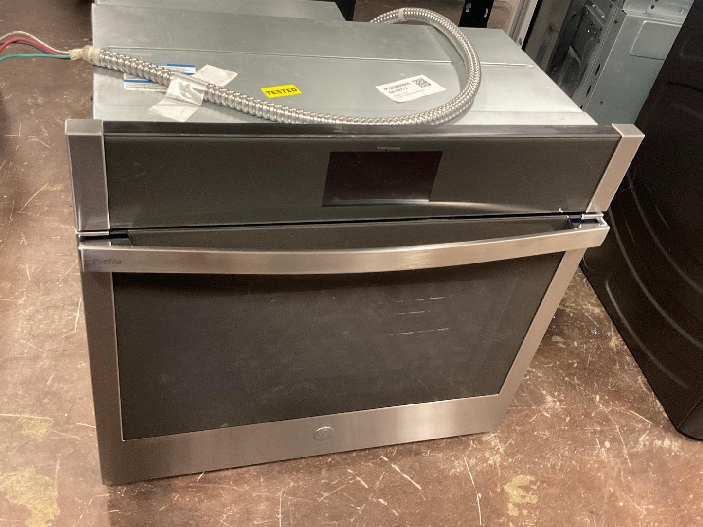 Front view, door closed