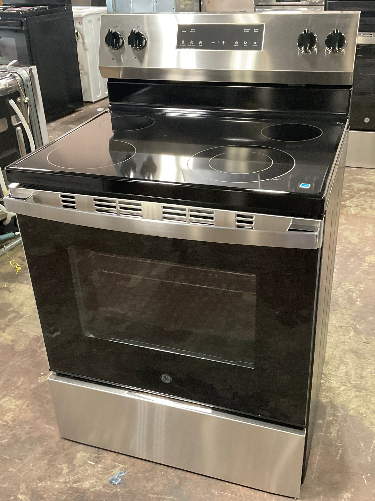 Front view, oven-door closed