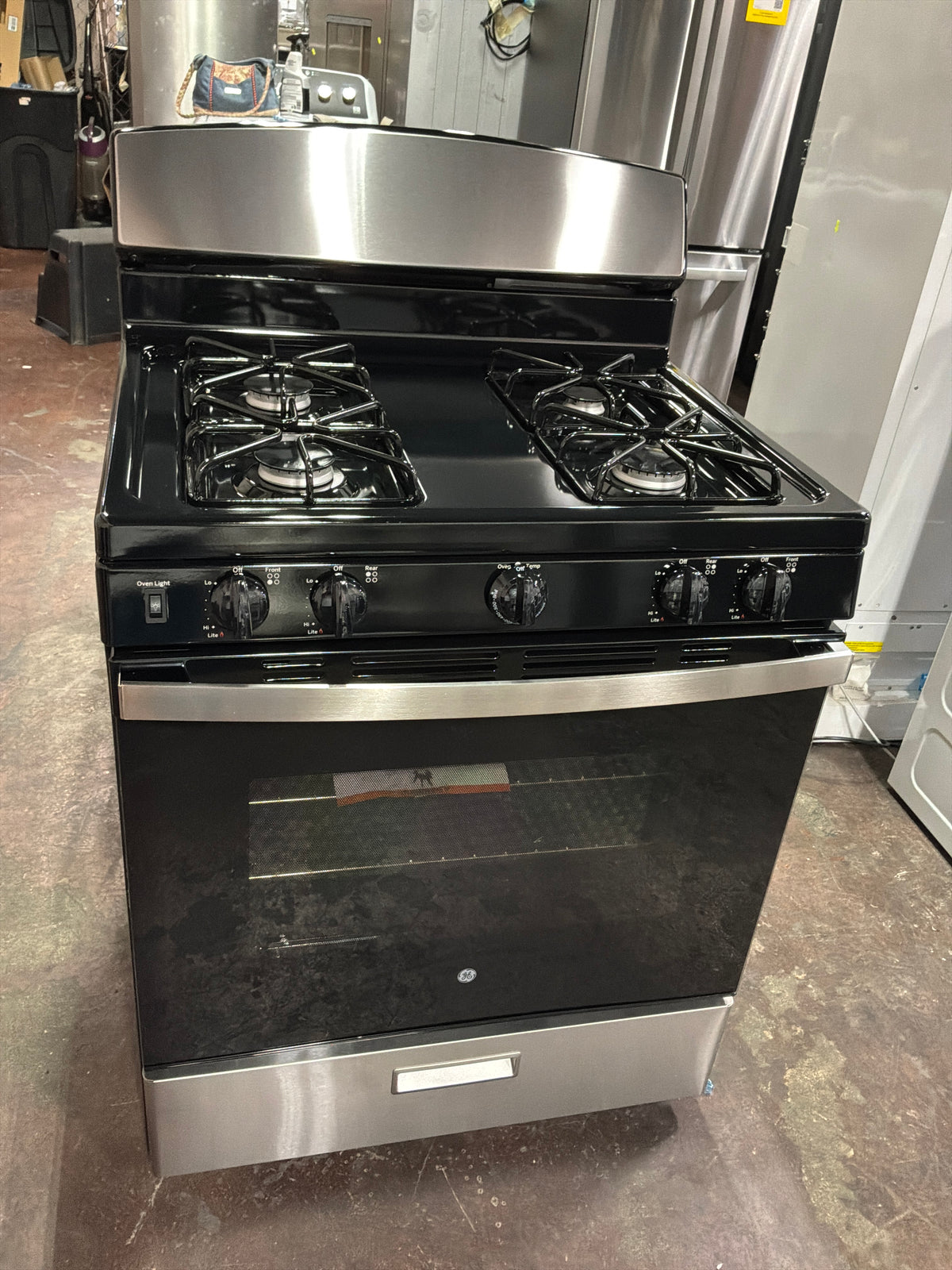 Front view, oven-door closed