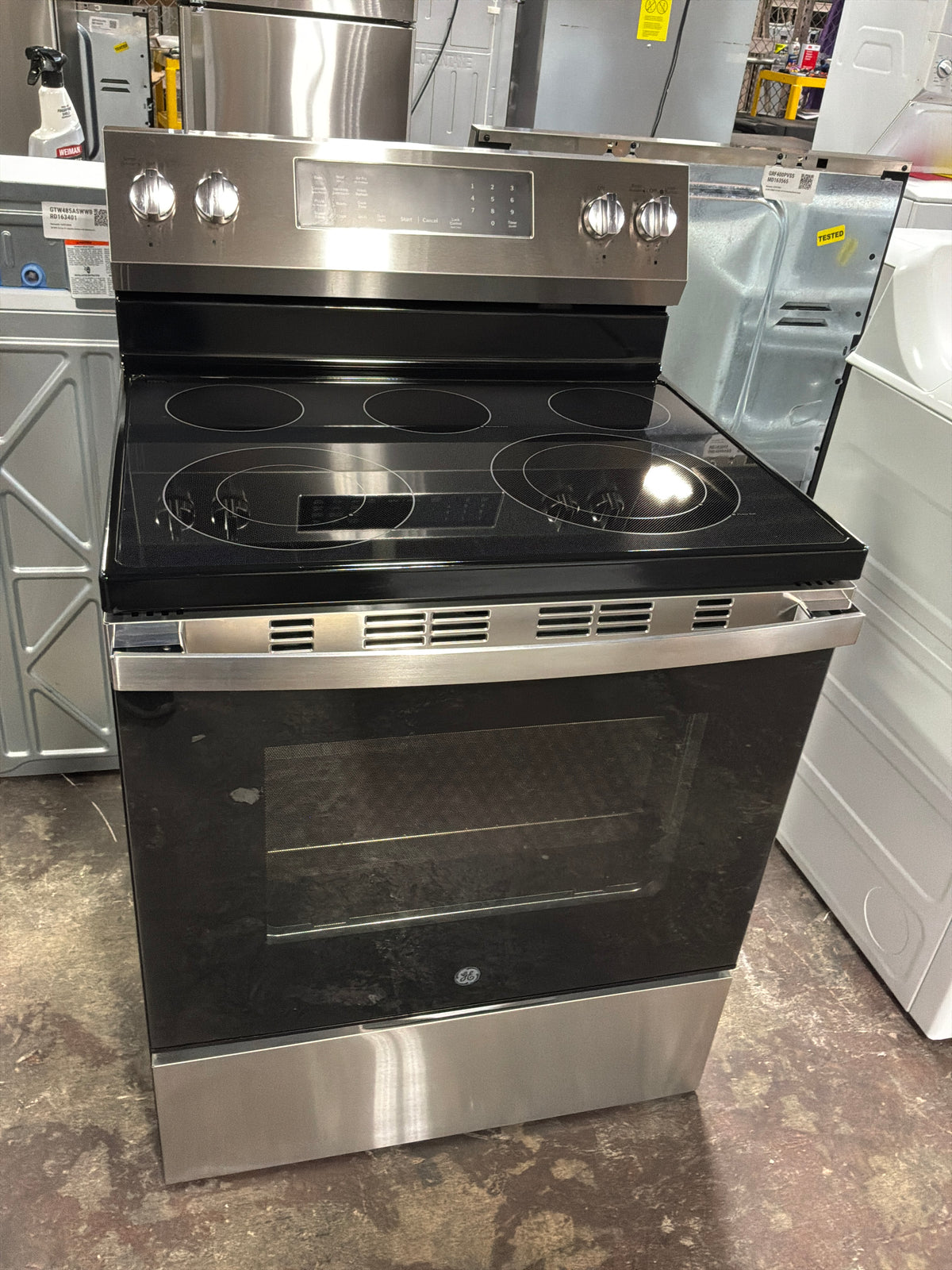 Front view, oven-door closed