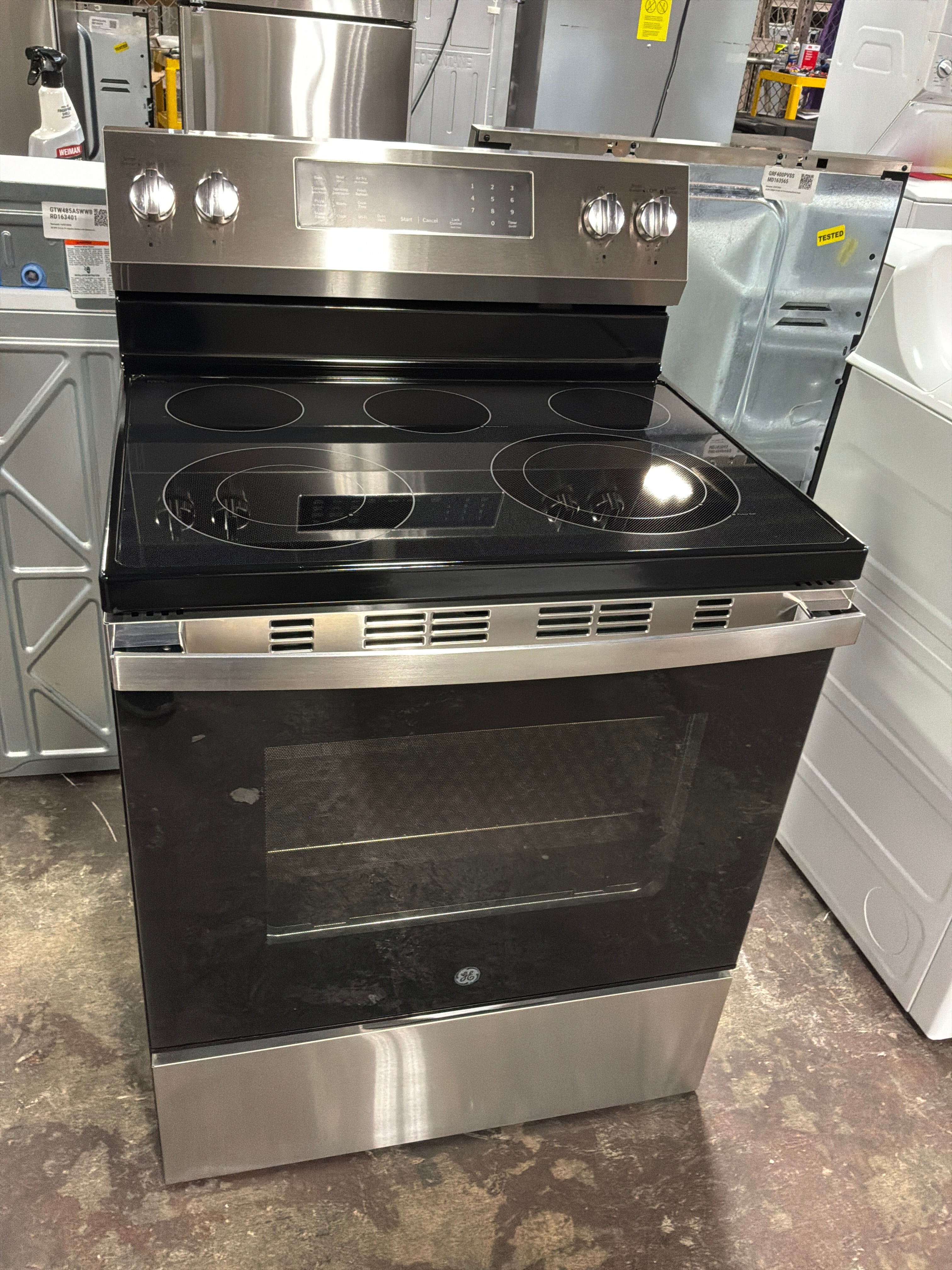 Front view, oven-door closed