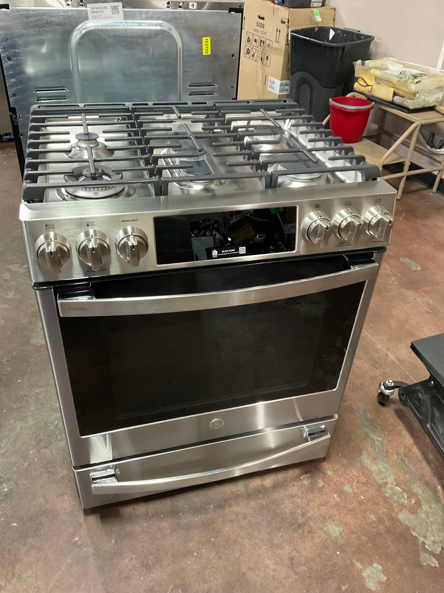 Front view, oven-door closed