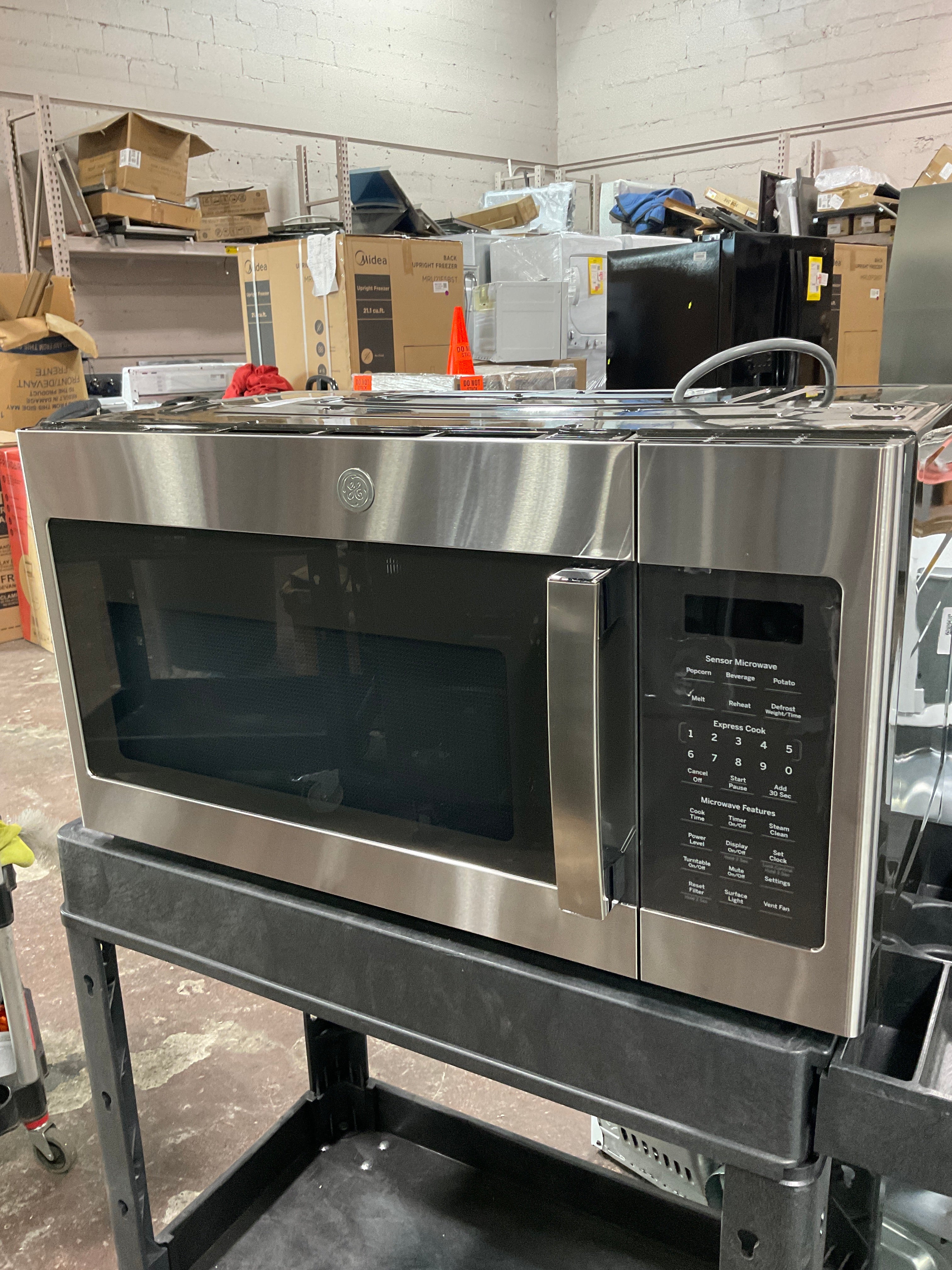 Front view, door closed