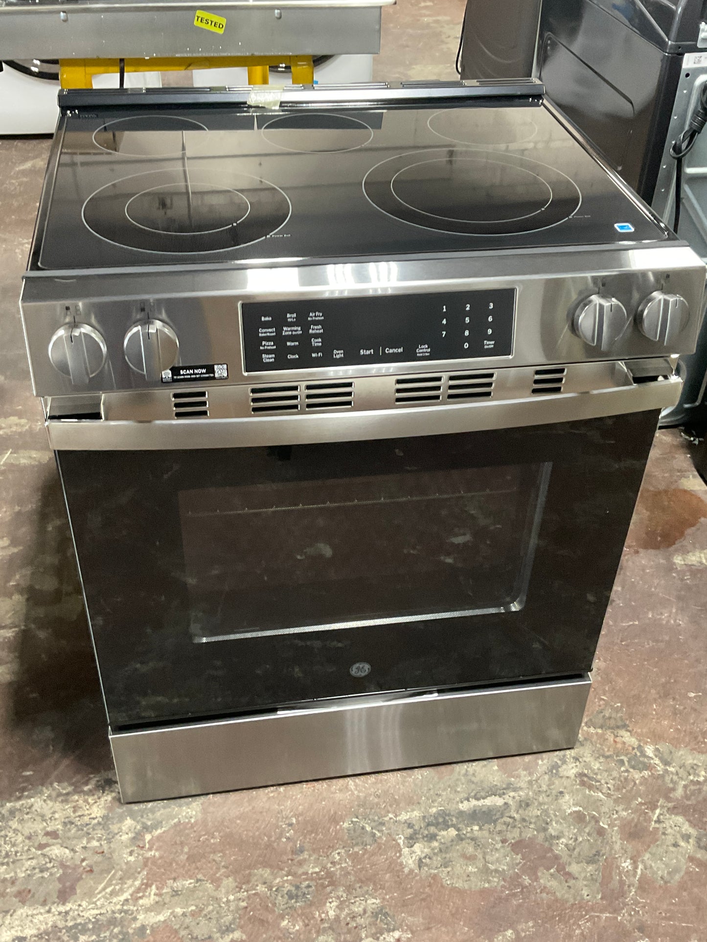 Front view, oven-door closed