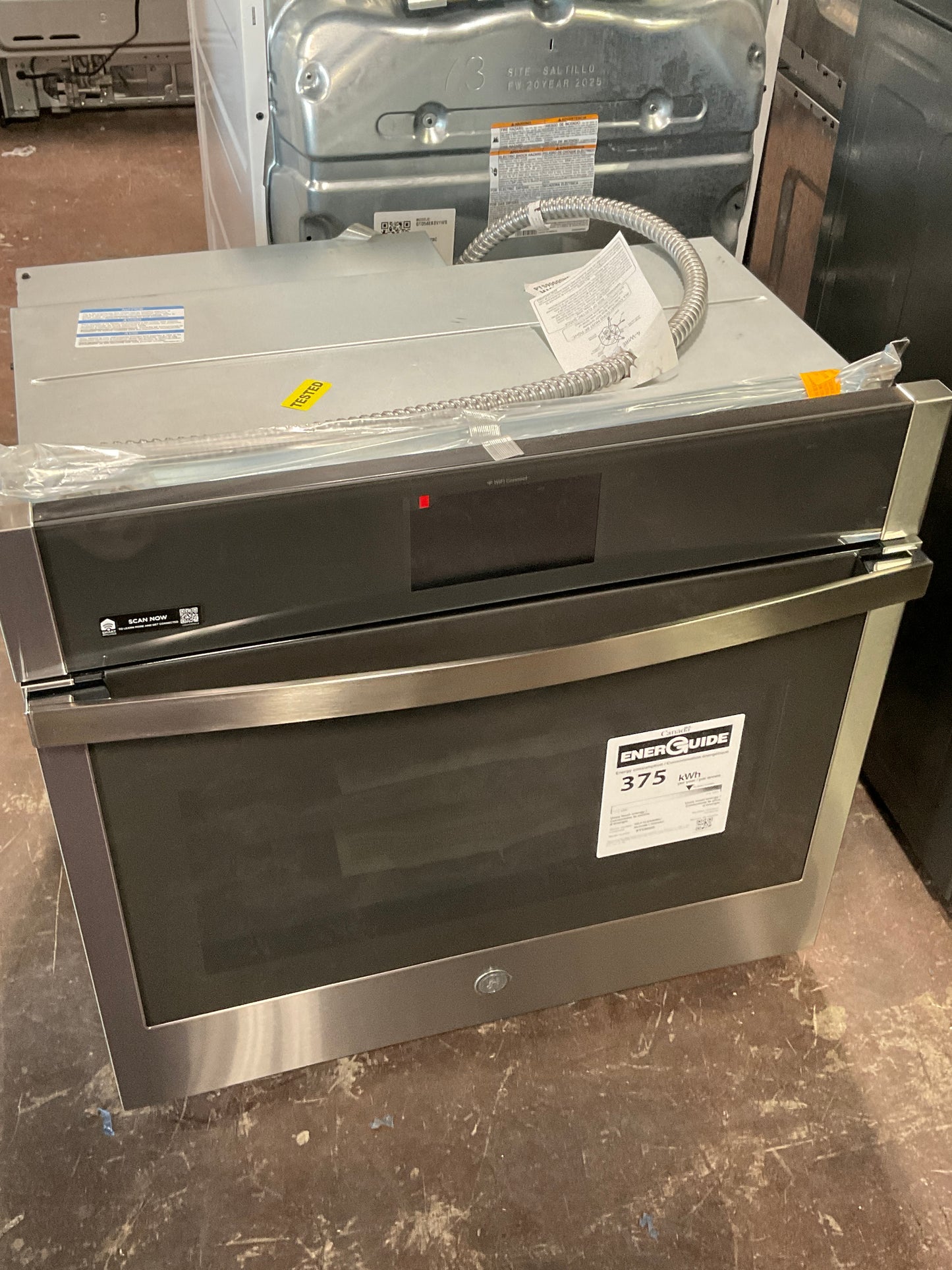 Front view, door closed