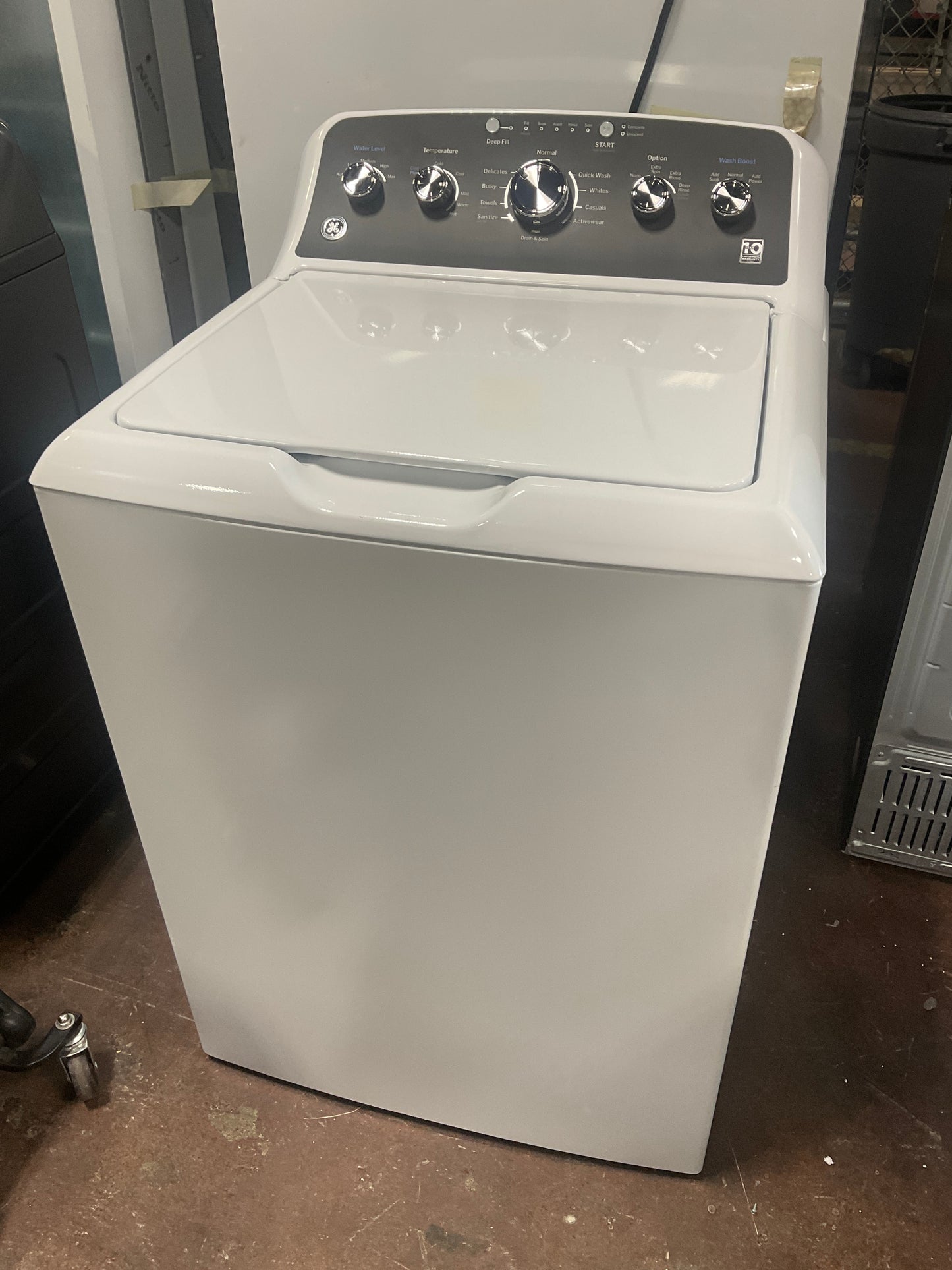 Front view, door closed