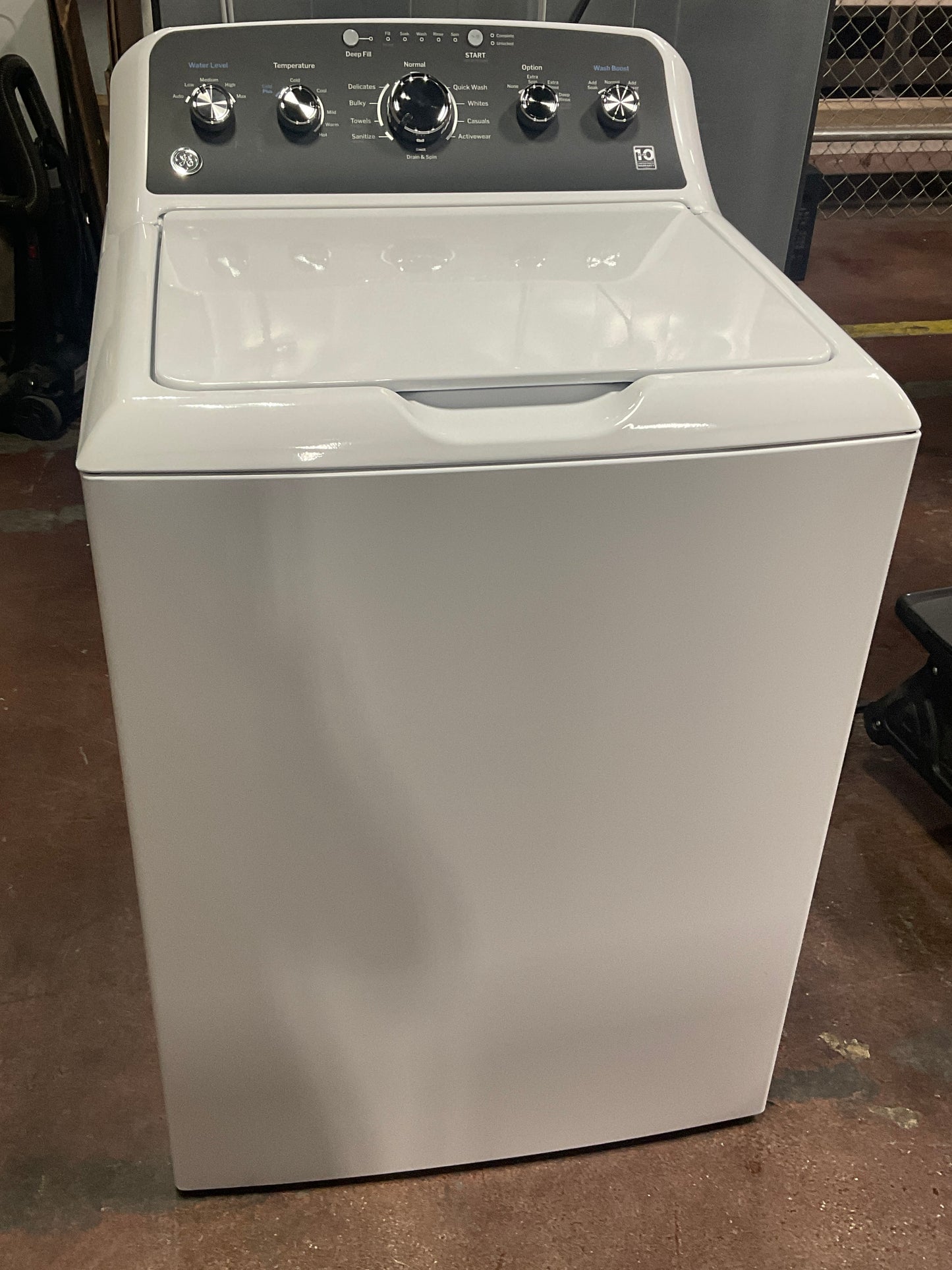 Front view, door closed