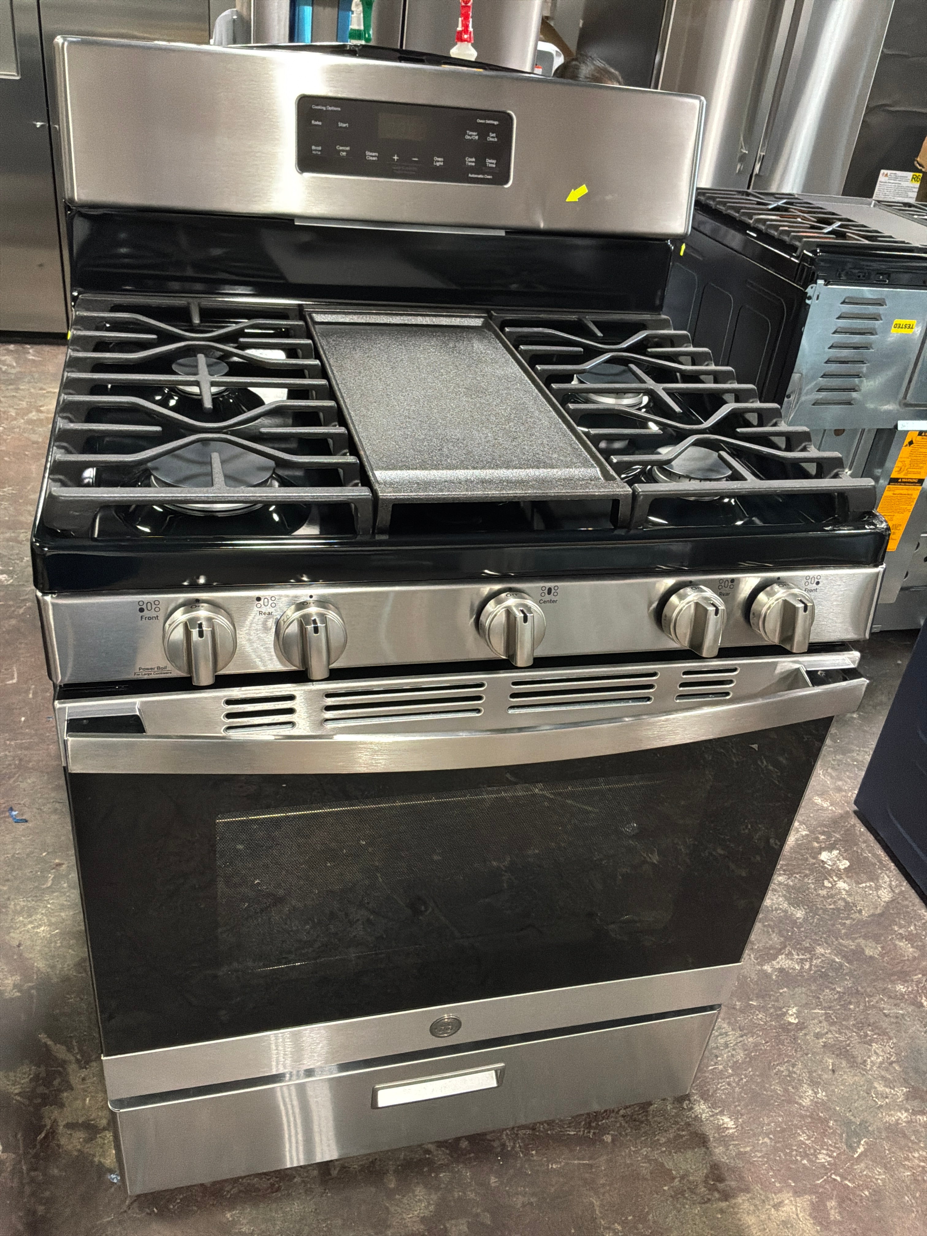 Front view, oven-door closed