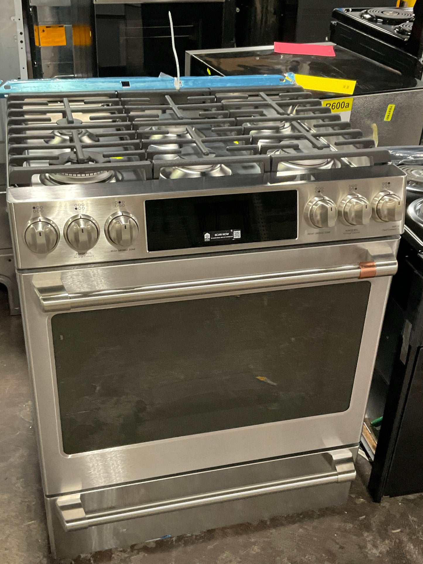 Front view, oven-door closed