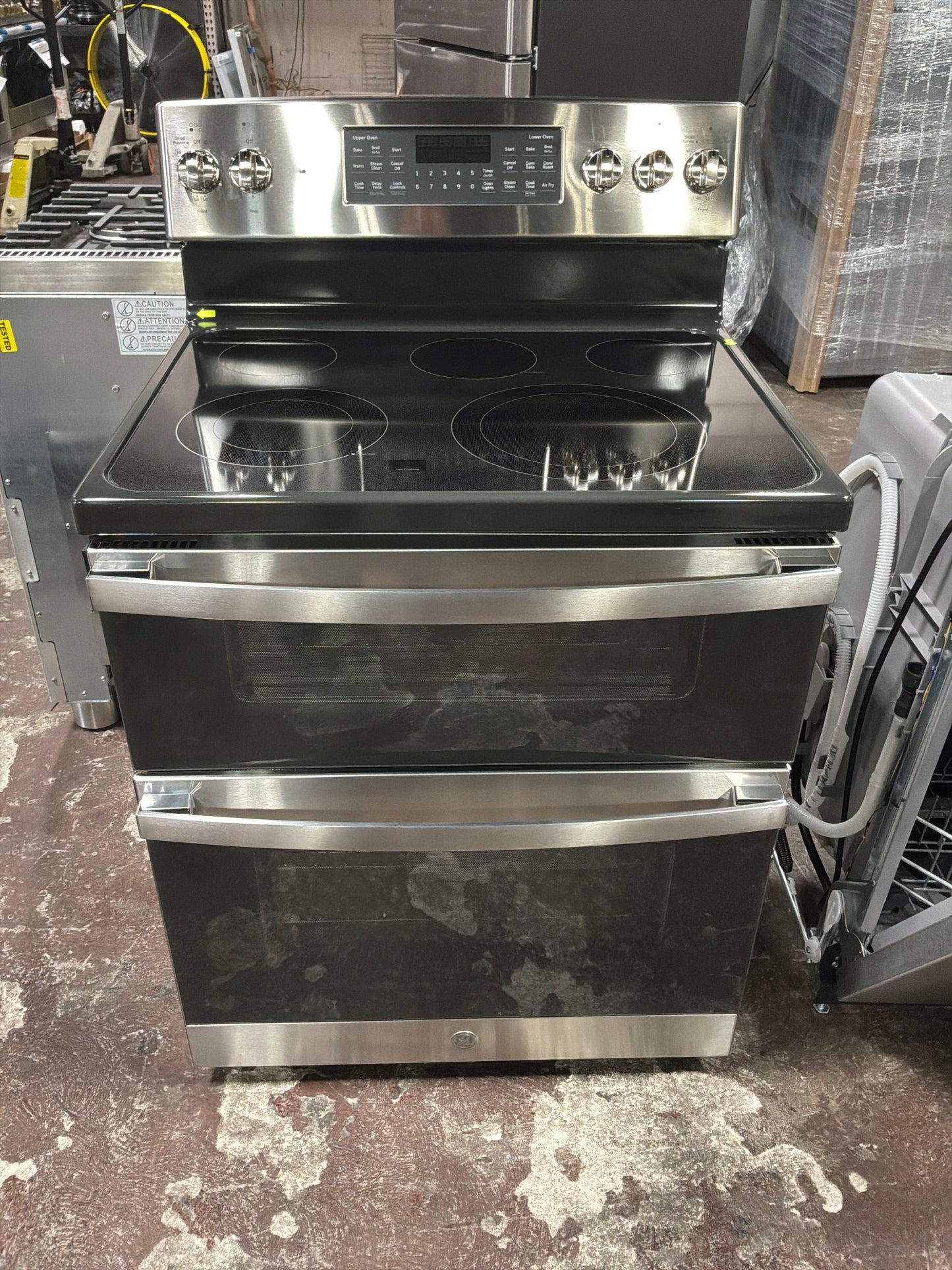 Front view, oven-door closed