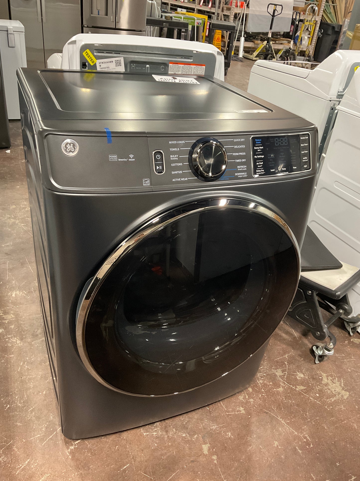 Front view, door closed