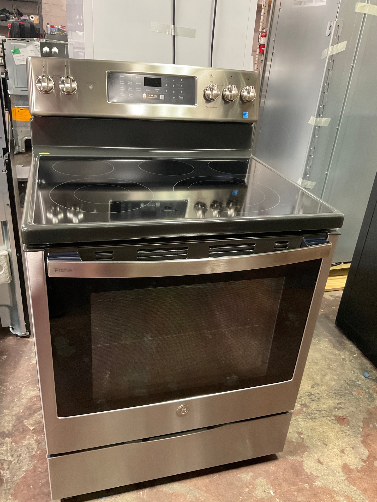 Front view, oven-door closed