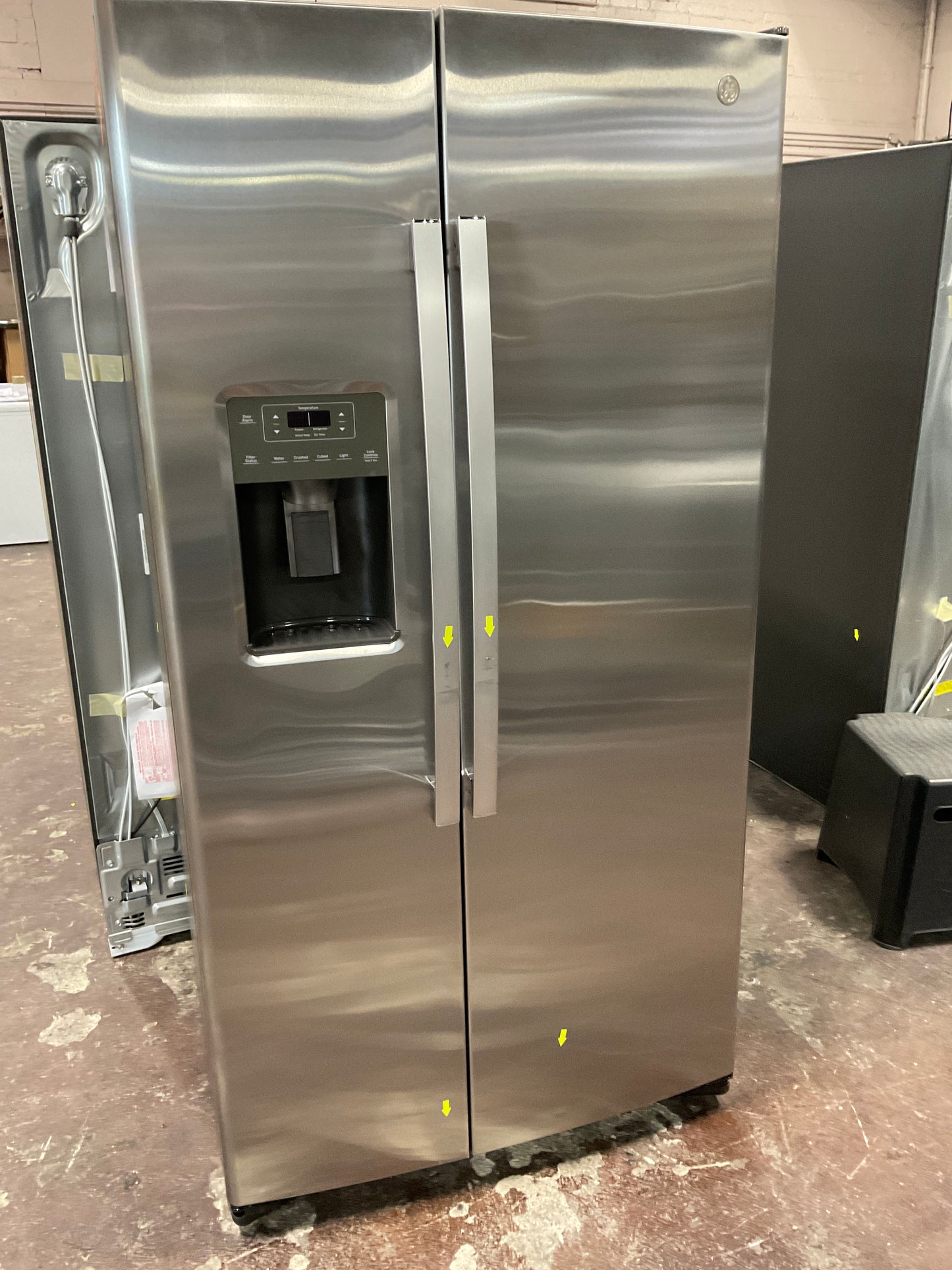 Front view, door closed