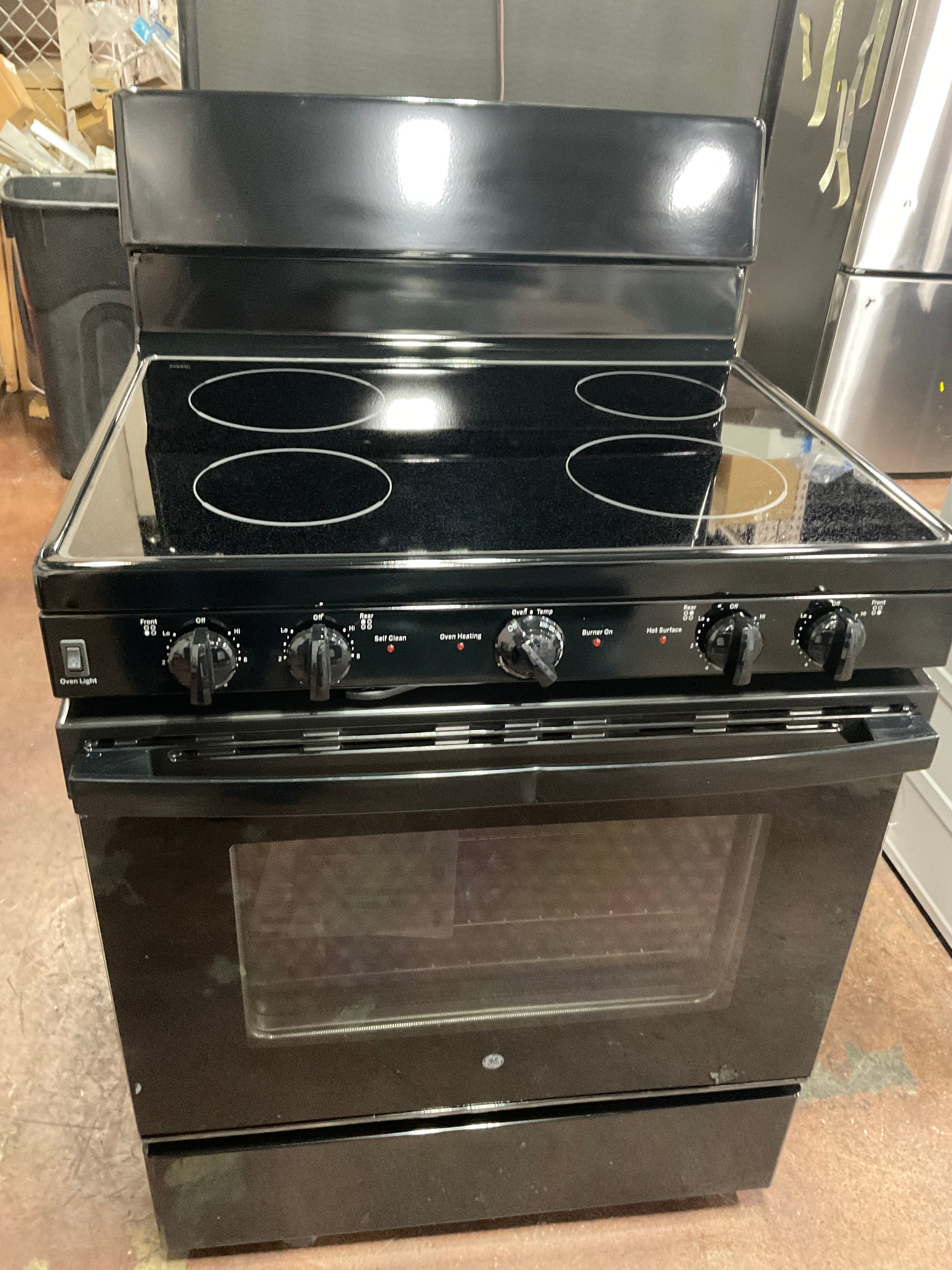 Front view, oven-door closed