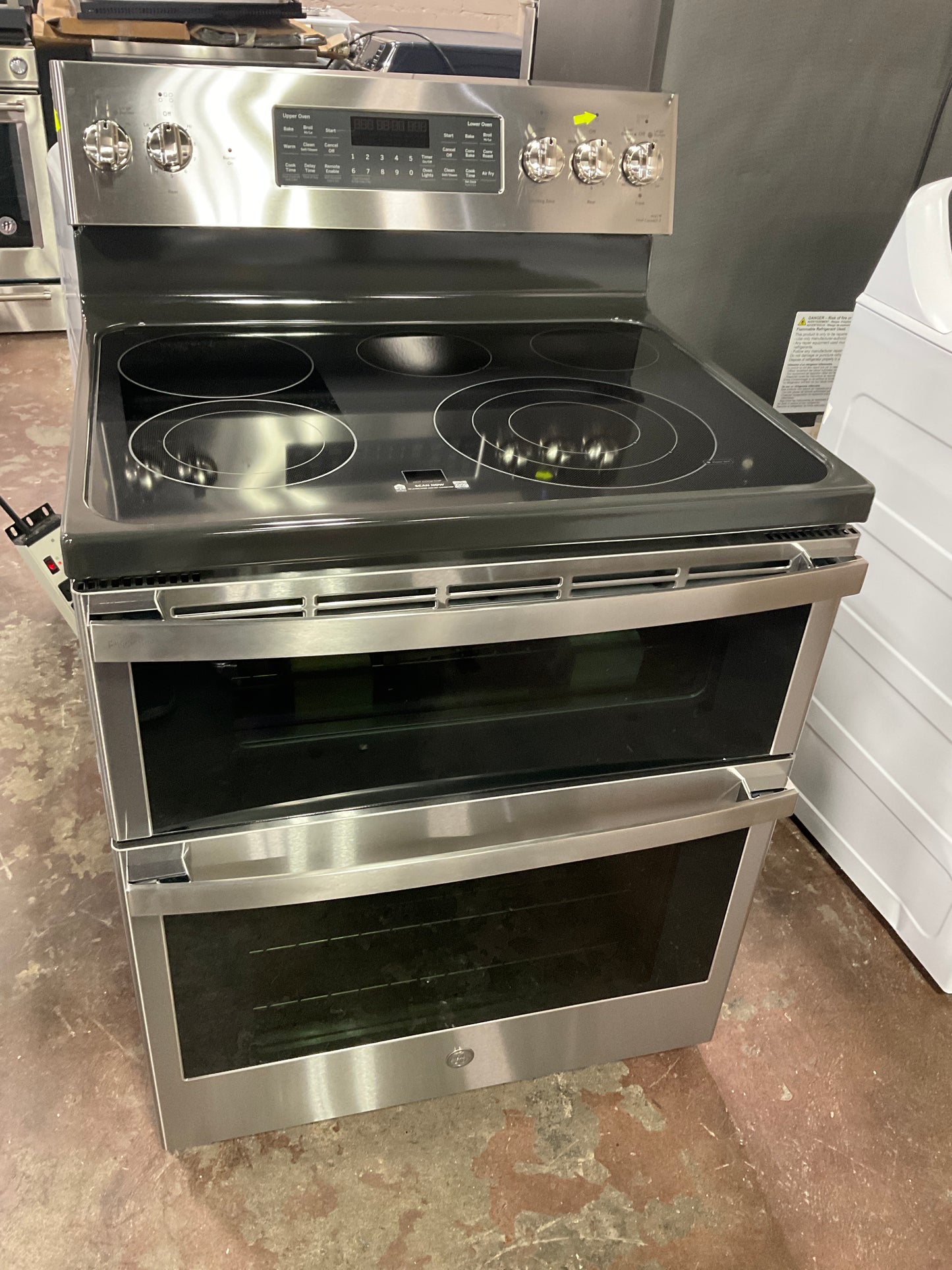 Front view, oven-door closed