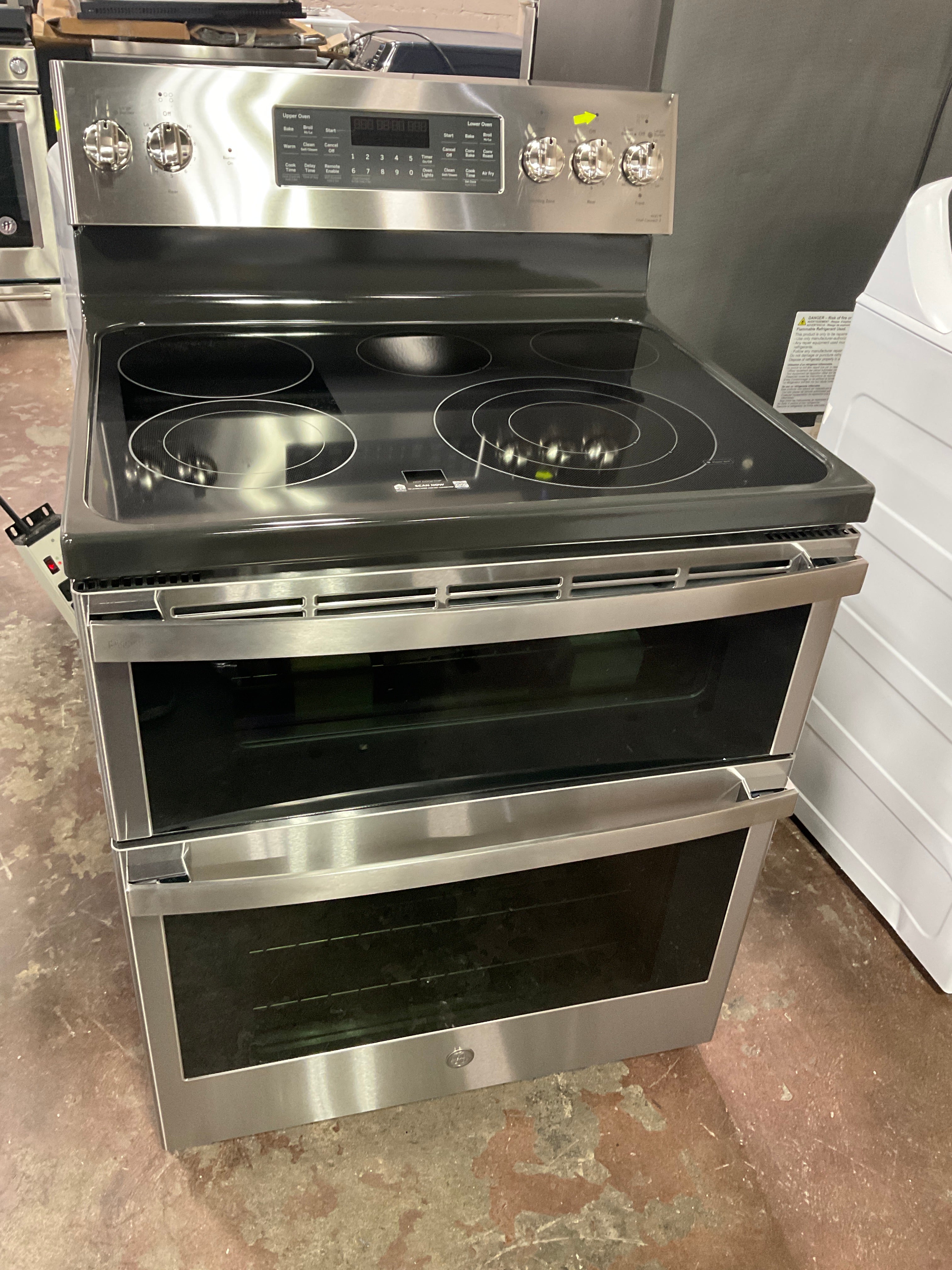 Front view, oven-door closed