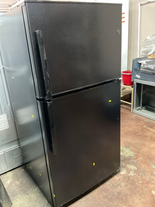 GE® ENERGY STAR® 21.1 Cu. Ft. Top-Freezer Refrigerator