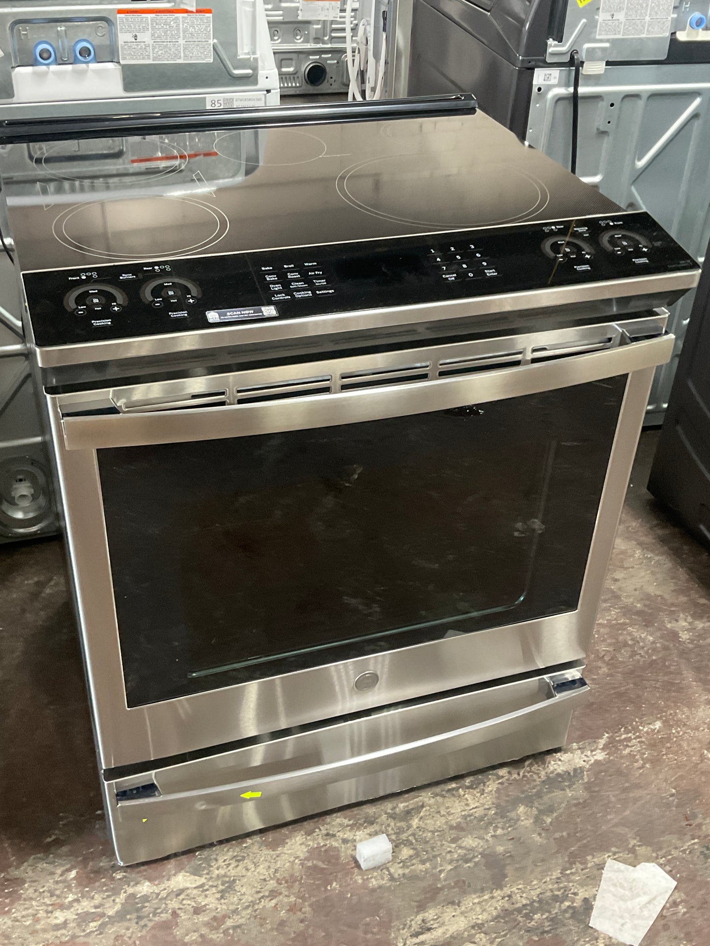 Front view, oven-door closed