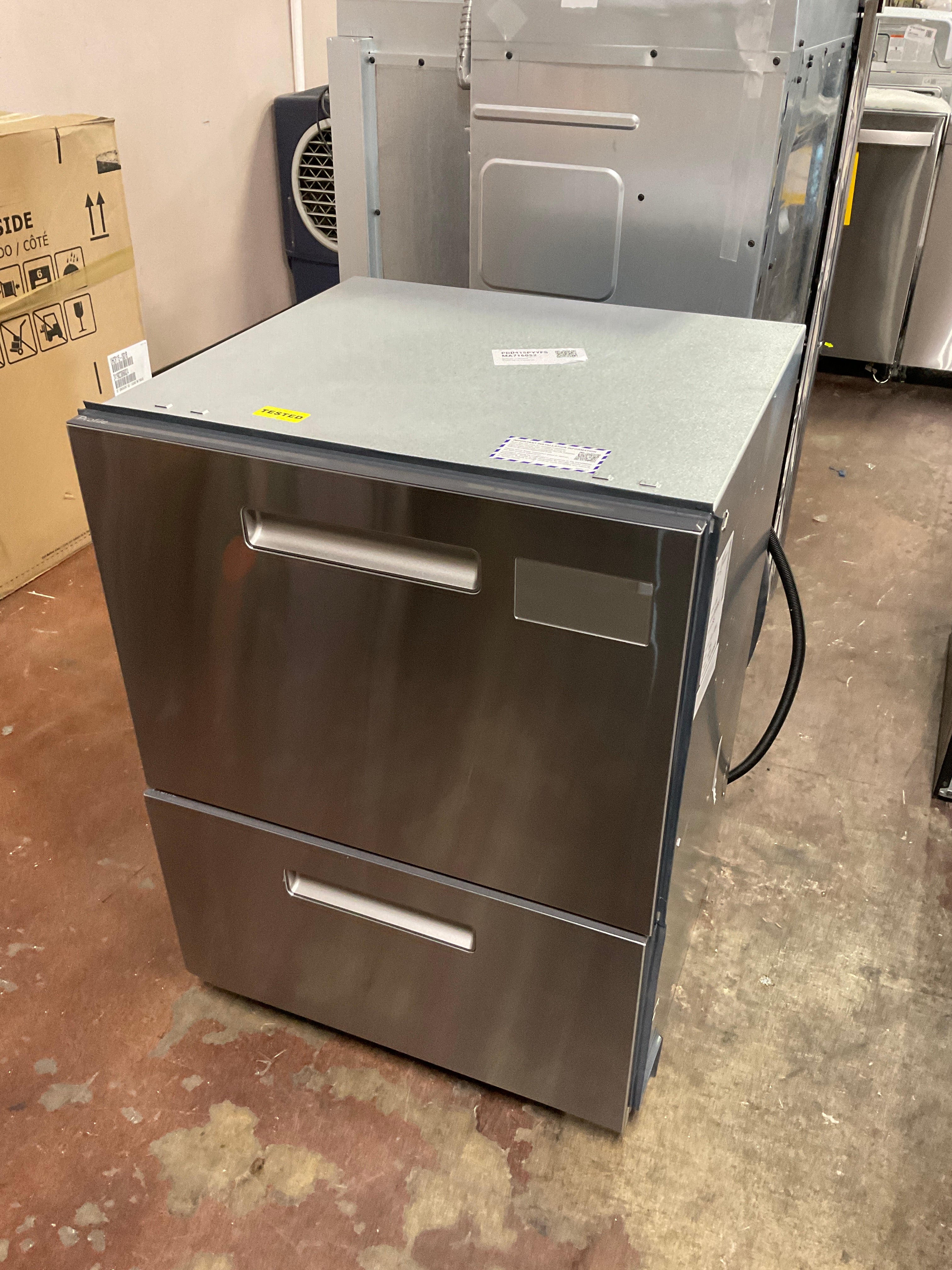 Front view, doors closed