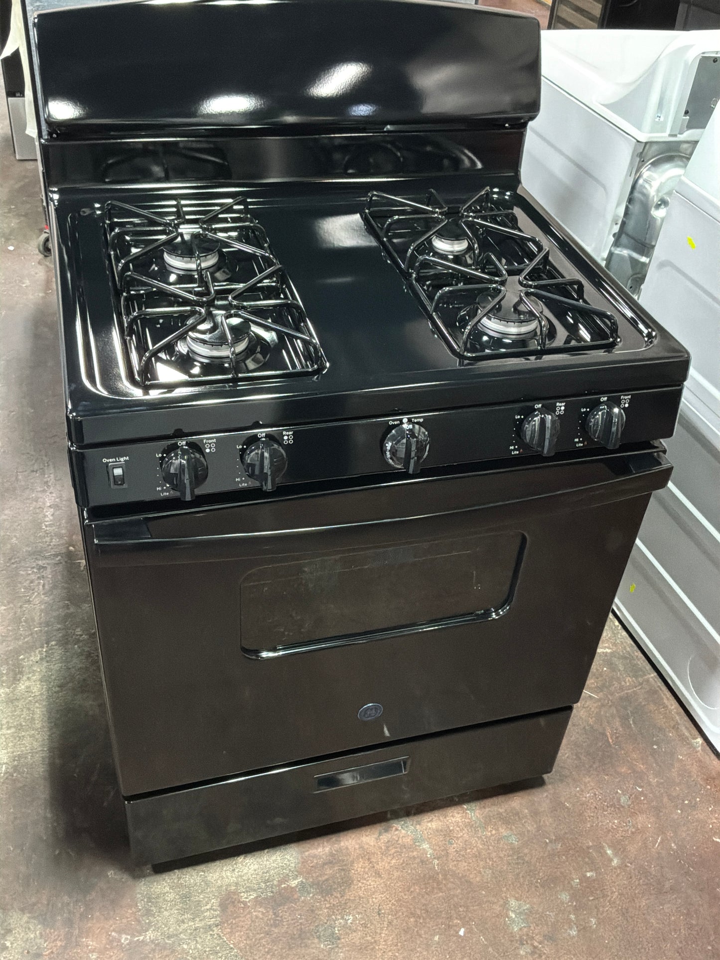 Front view, oven-door closed
