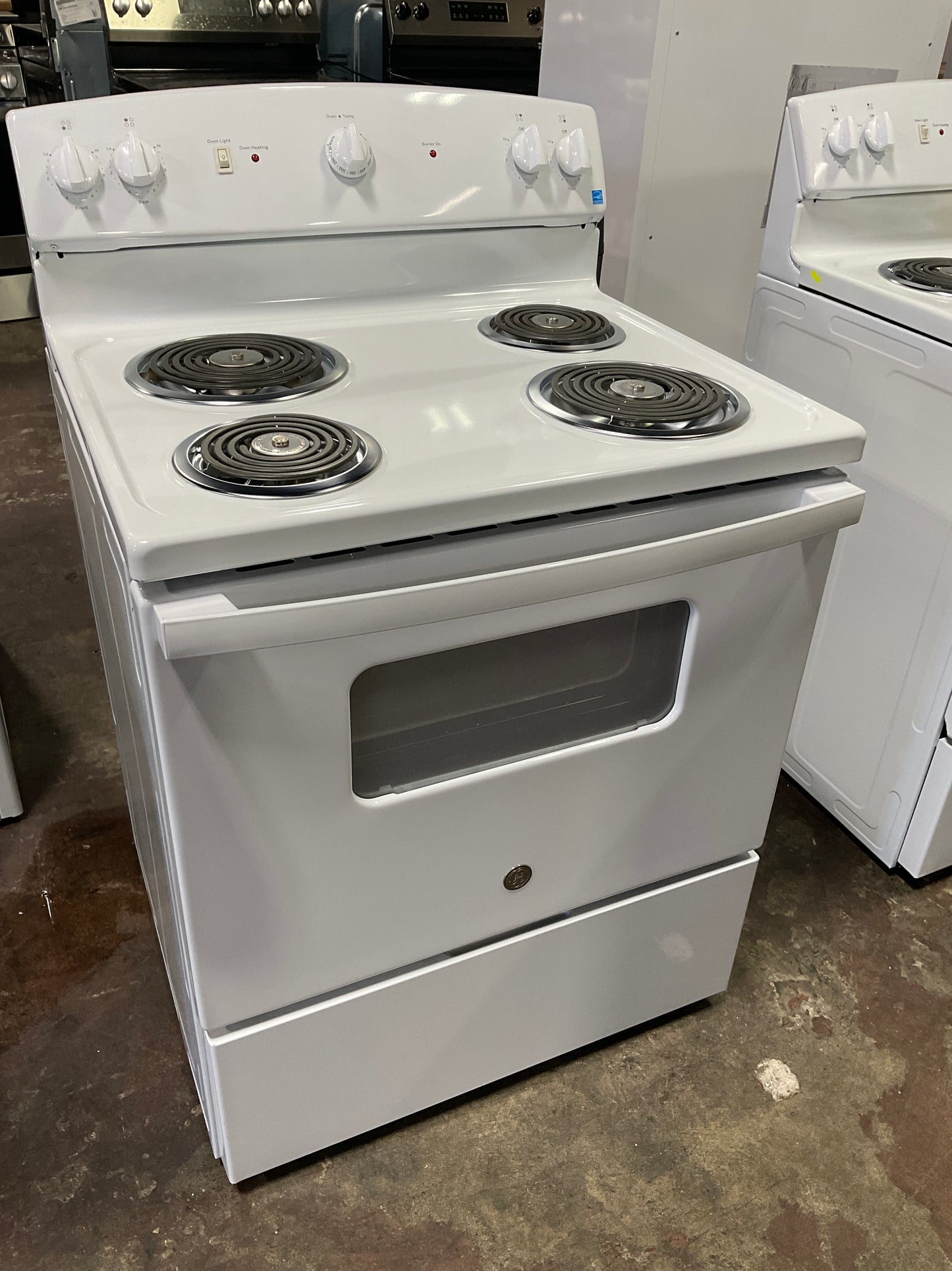Front view, oven-door closed