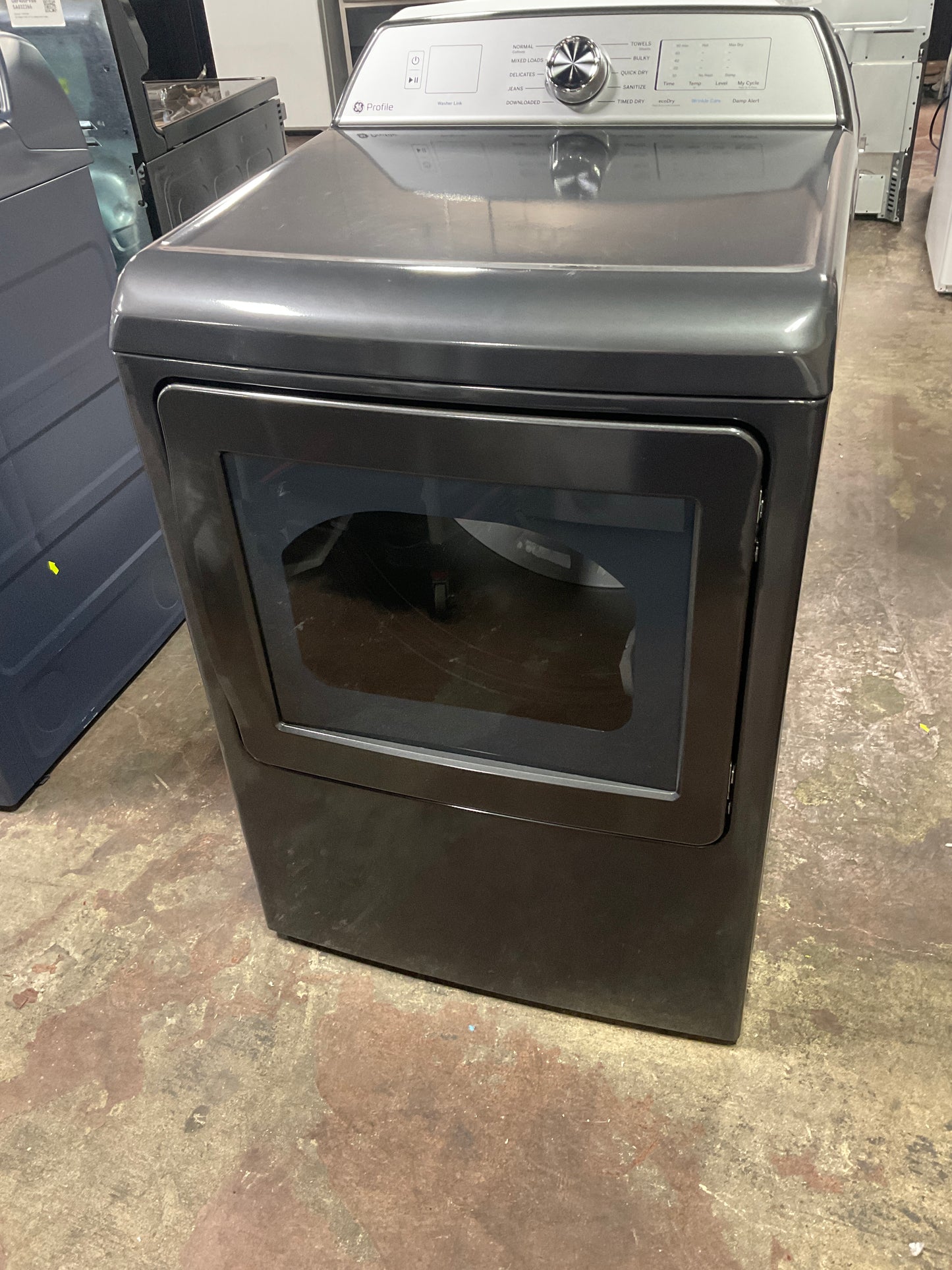 Front view, door closed