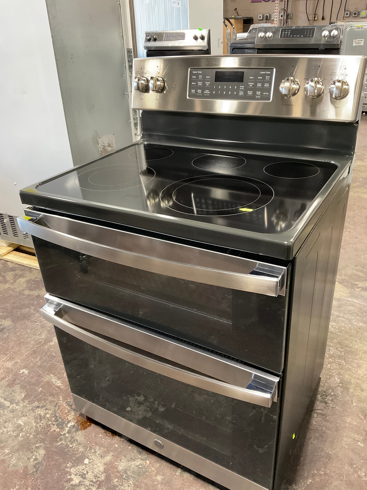 Front view, oven-door closed