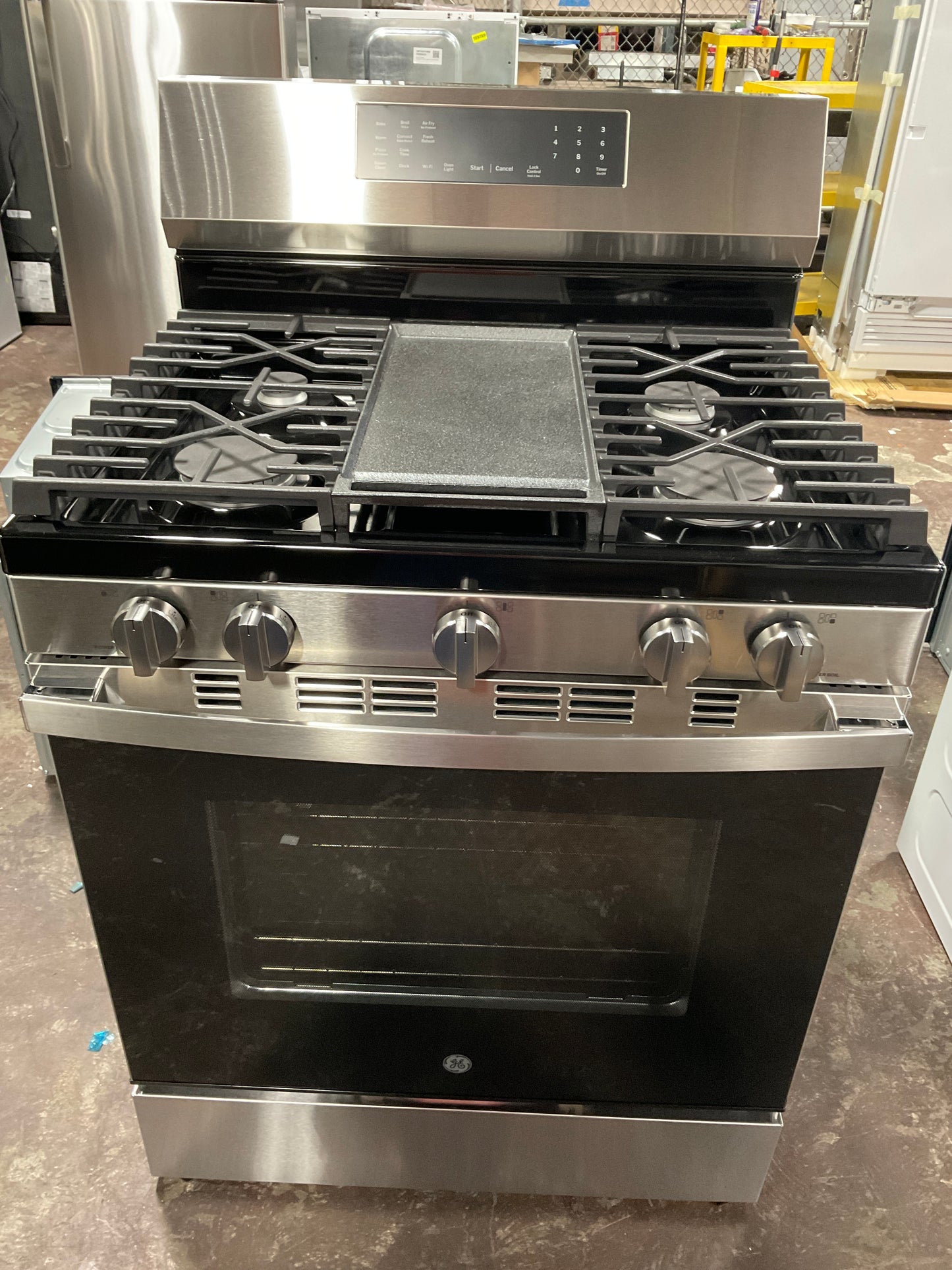 Front view, oven-door closed