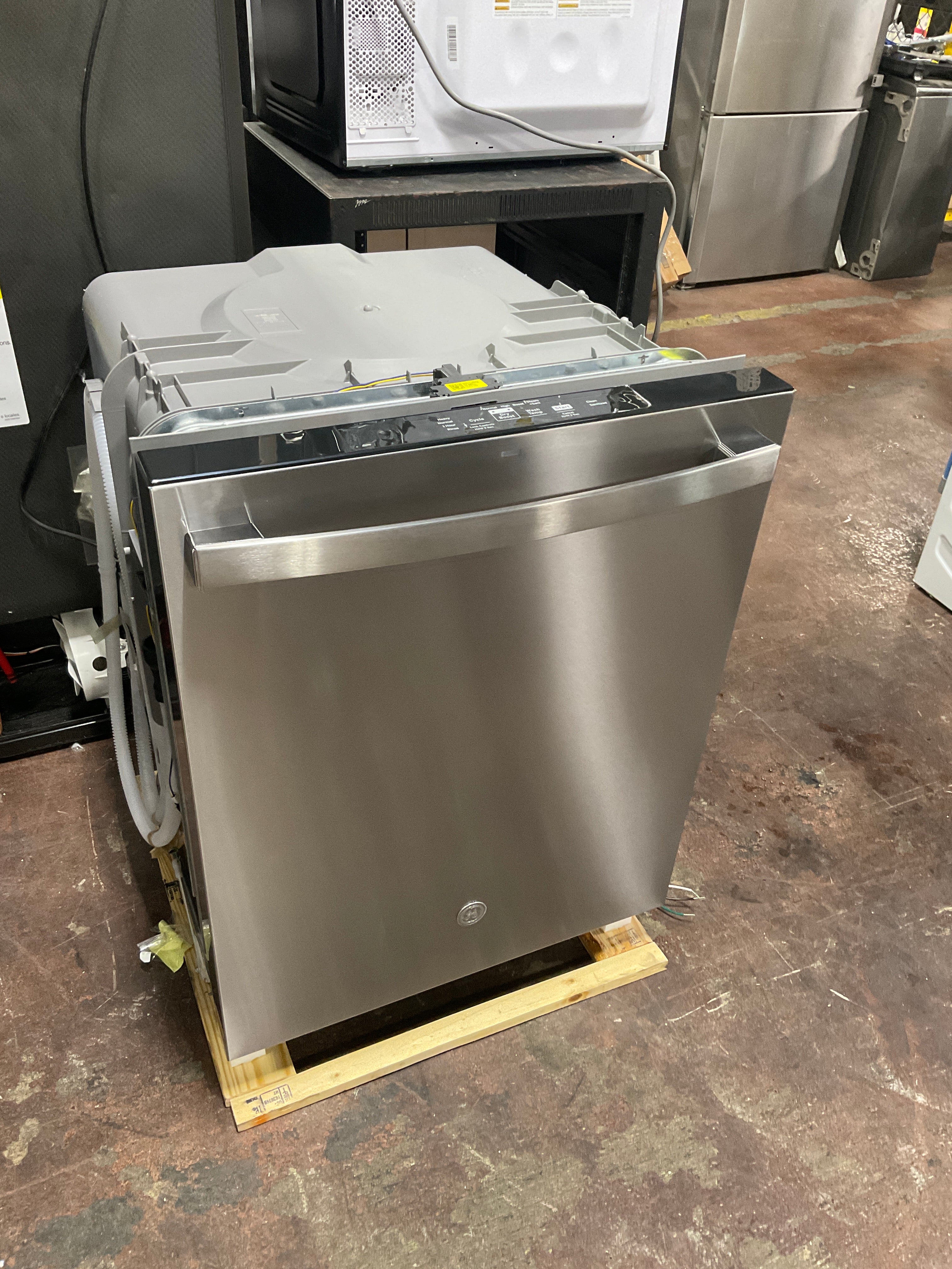 Front view, doors closed