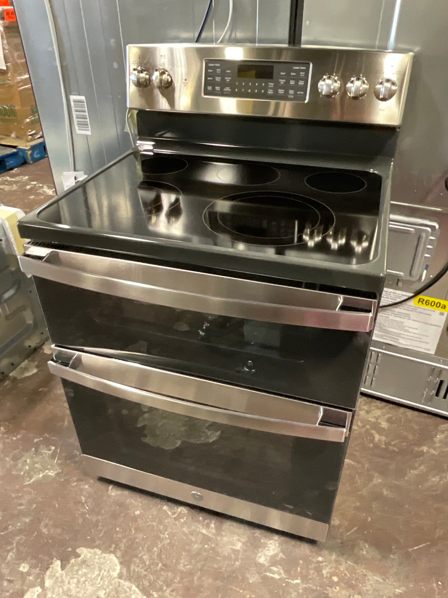 Front view, oven-door closed