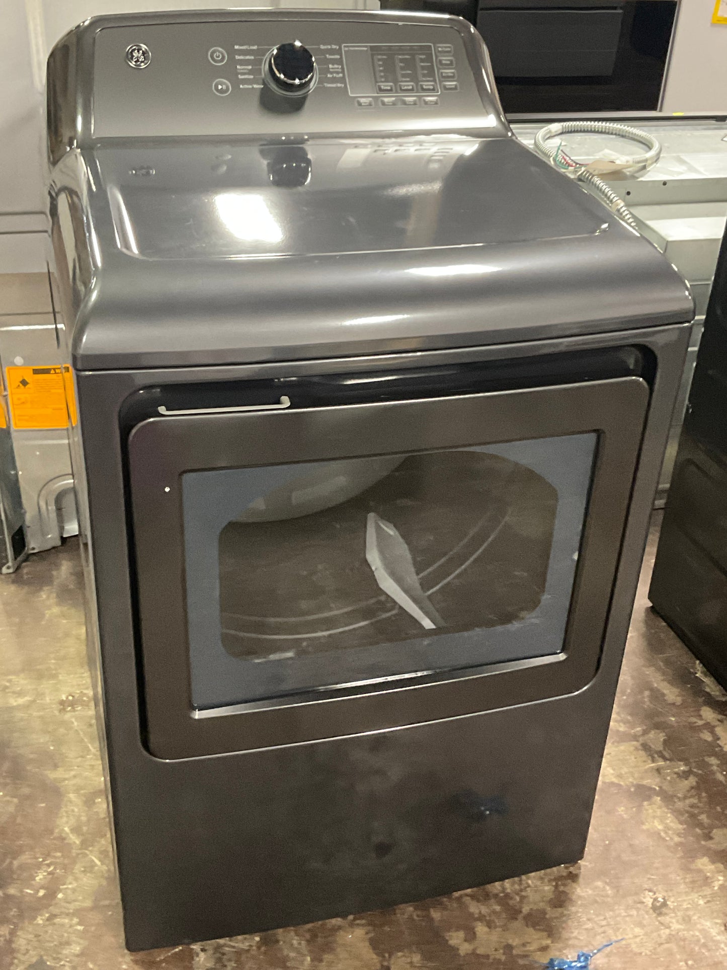 Front view, door closed