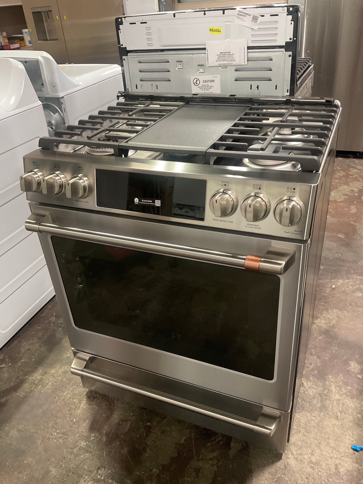Front view, oven-door closed