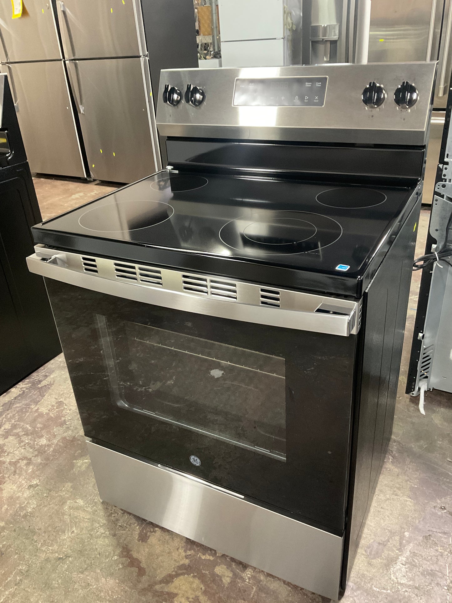 Front view, oven-door closed