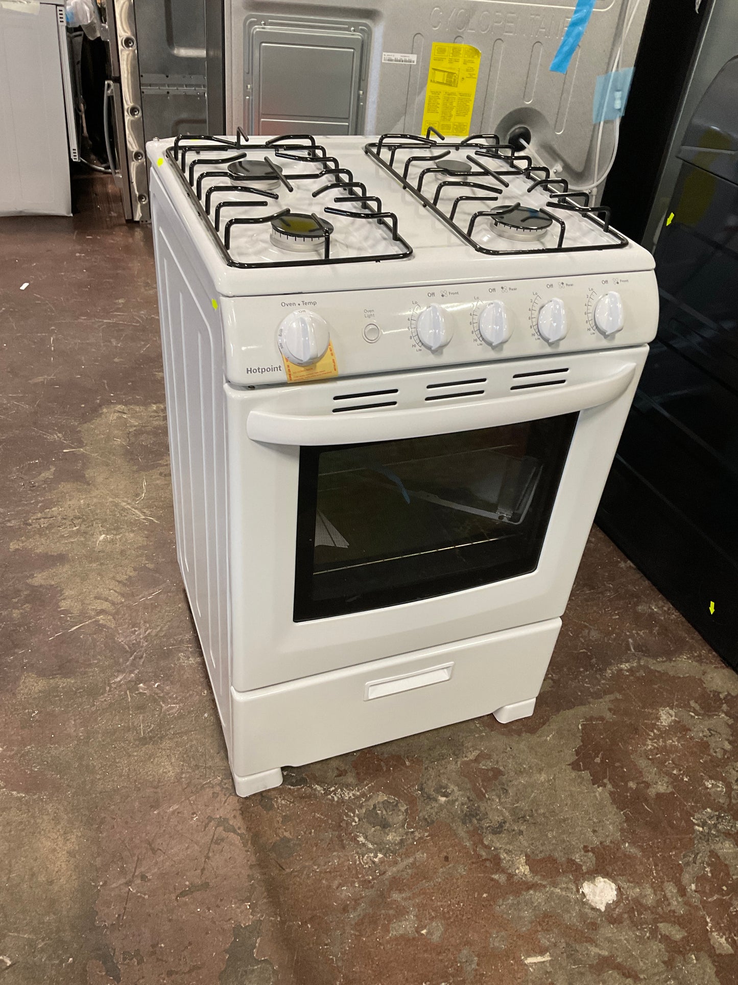 Front view, oven-door closed