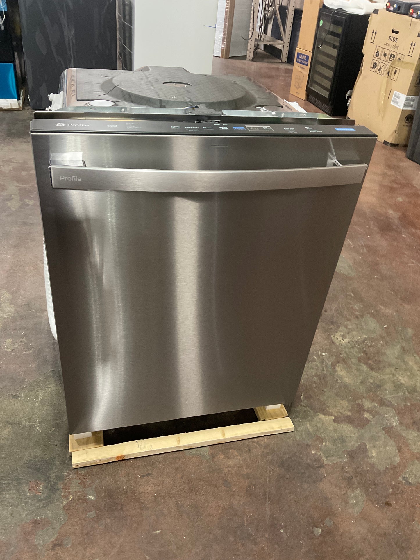 Front view, doors closed